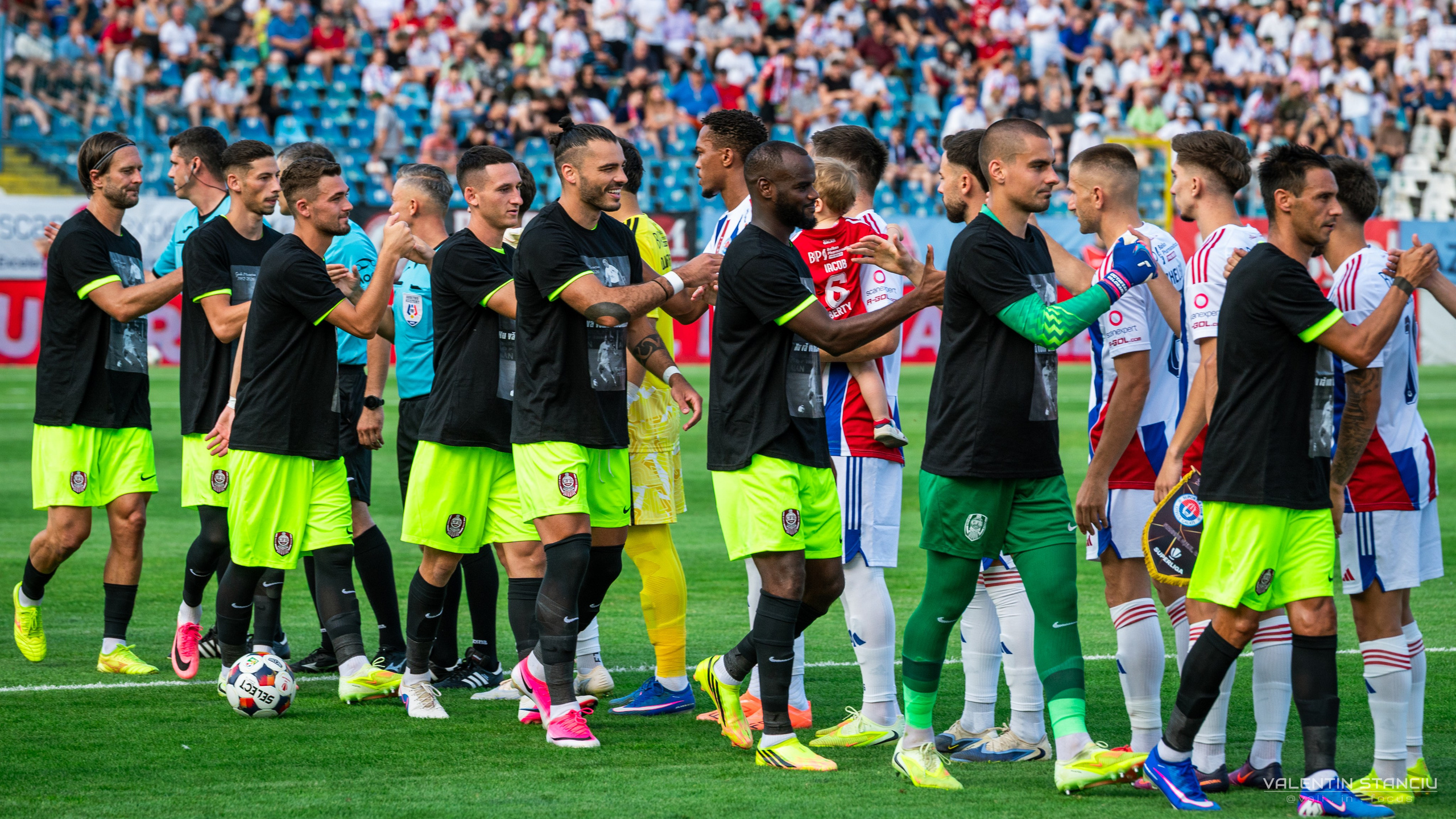 Otelul Galati — CFR Cluj. Fotograf de Sport, Portret, Produs, Corporate, Cultural și Evenimente în Galați | Valentin Stanciu