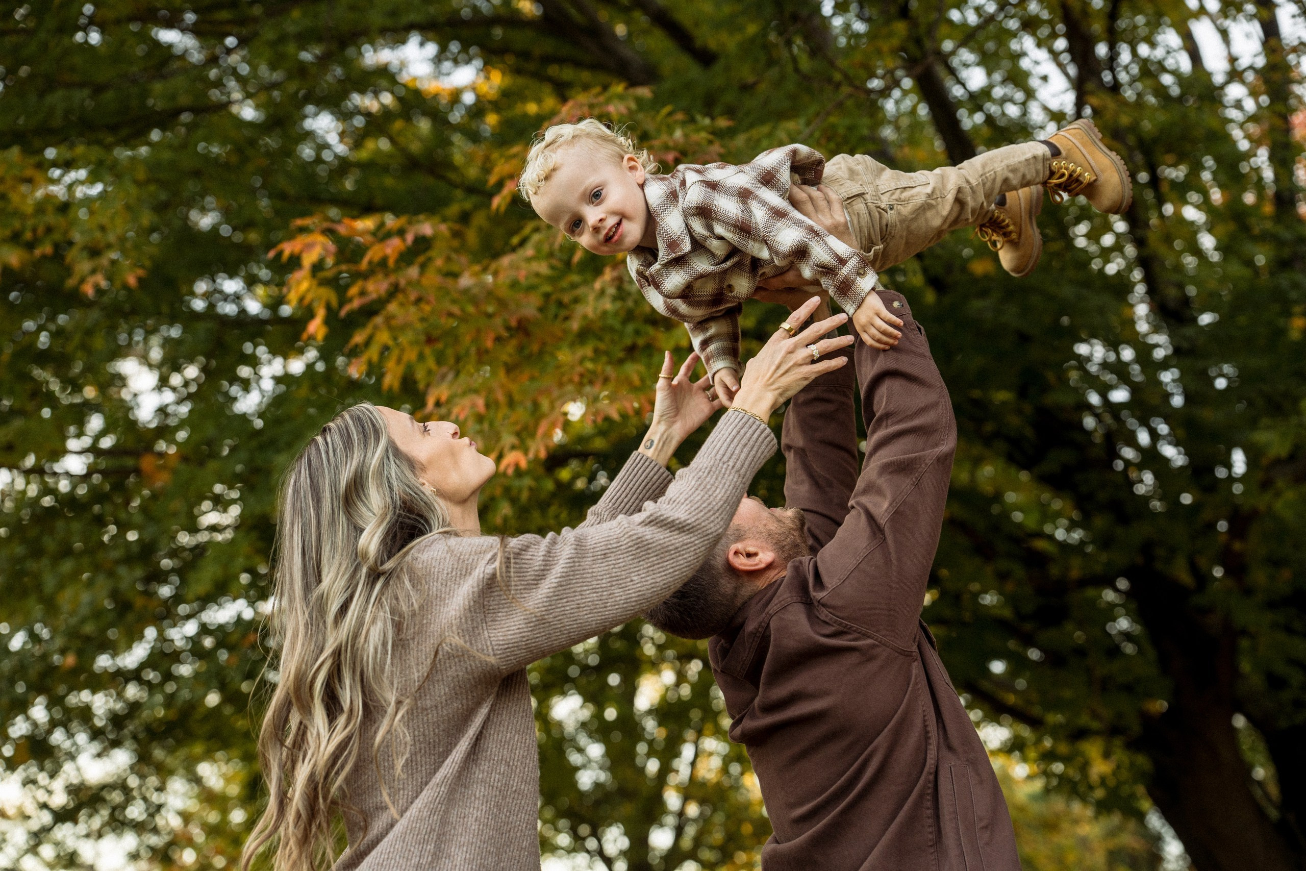 Mike, Kerianne, Hendrix. Alisa Tant — Family and newborn photographer Bucks County, Montgomery county, Philadelphia, NJ