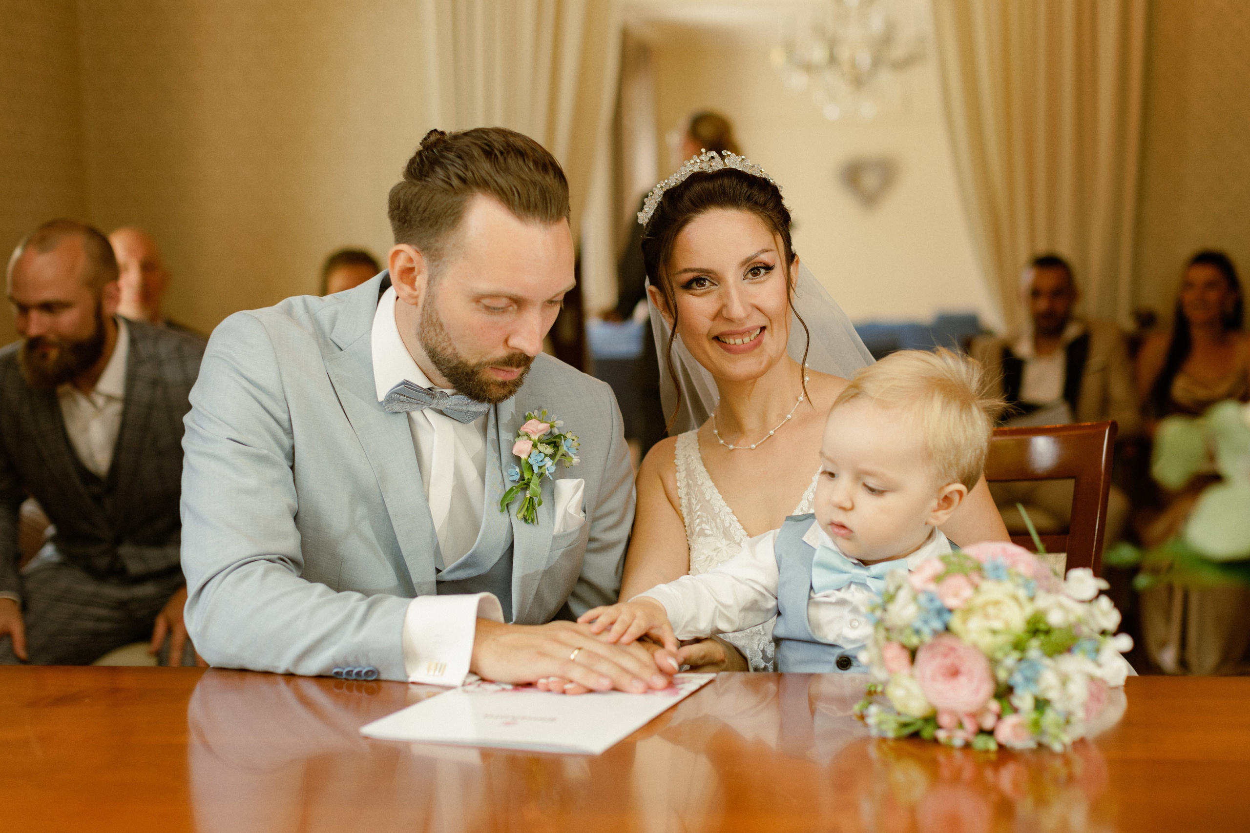 Hochzeitsfotografie in der Weißen Villa Elmshorn | Historischer Charme in Schleswig-Holstein. Hochzeitsfotograf und Hochzeitsvideograf aus Hamburg | Roka21Film