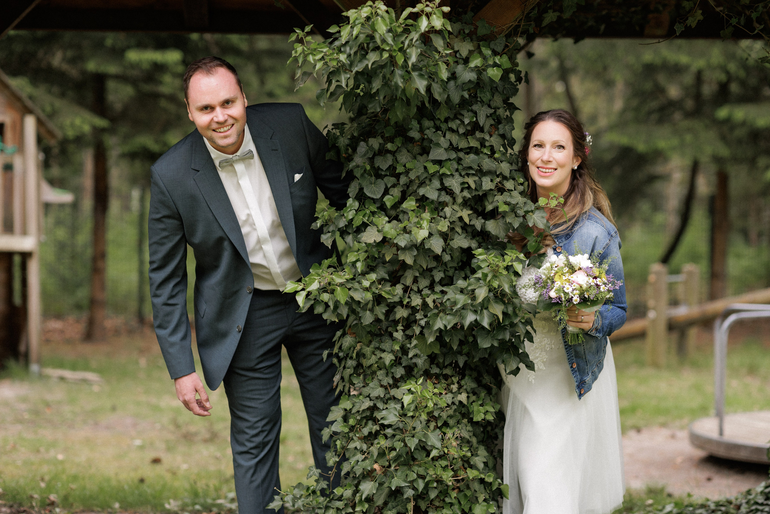 Hochzeitsfotografie an der Windmühle Eyendorf | Historische Romantik in Niedersachsen. Hochzeitsfotograf und Hochzeitsvideograf aus Hamburg | Roka21Film