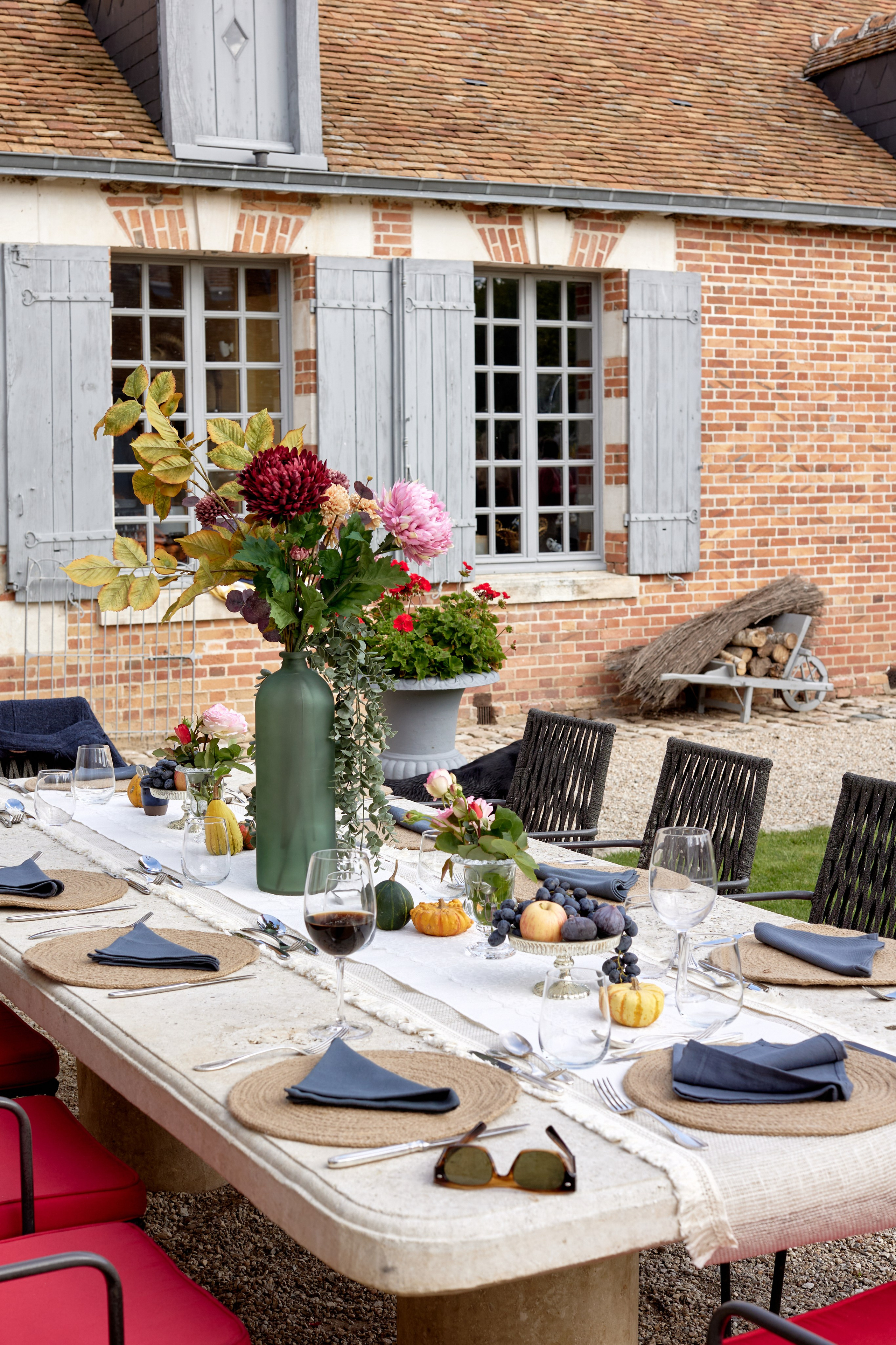 Hunting in France. Amazing photo session at a time convenient for you. Y