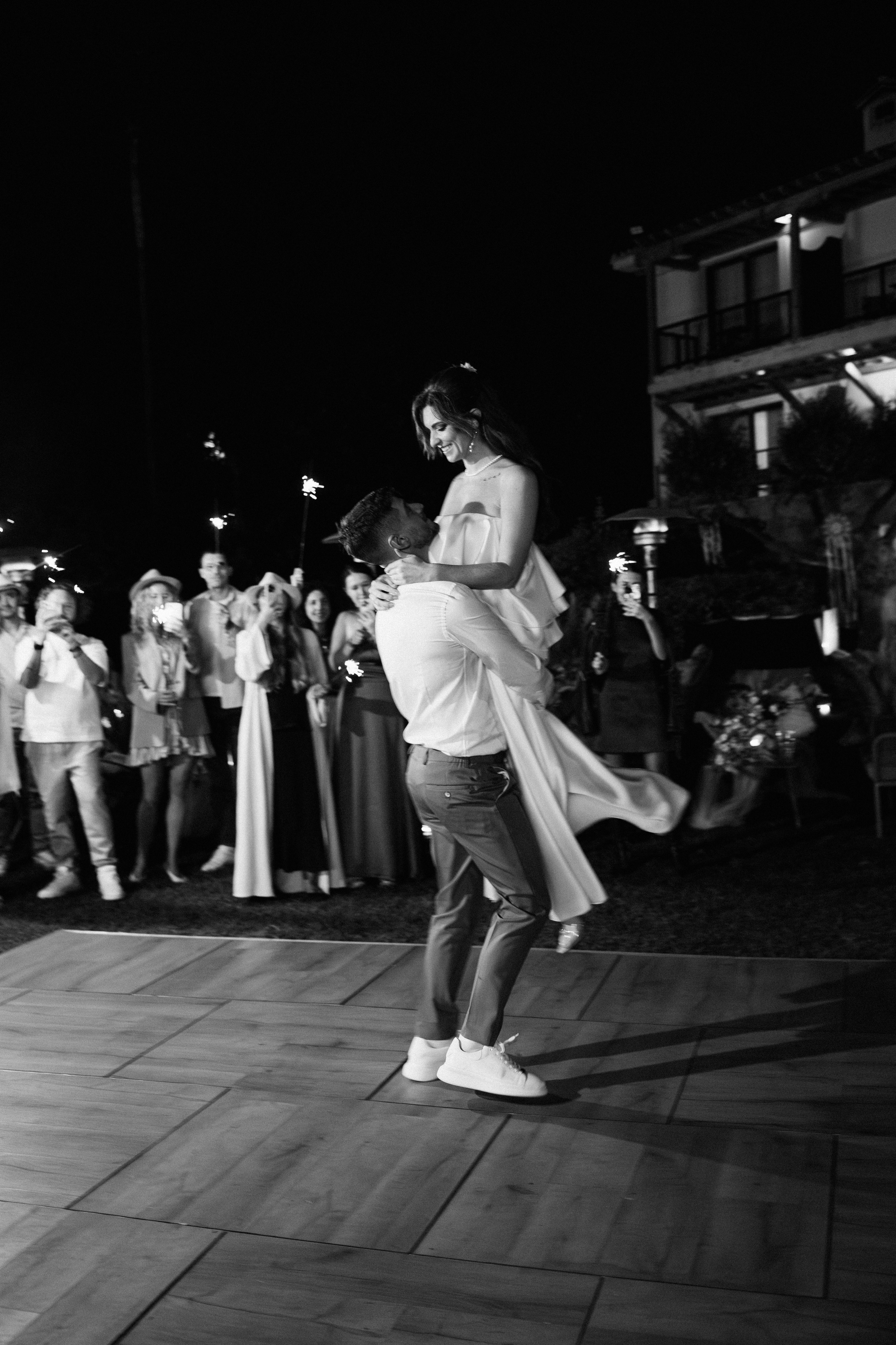 Vlad & Tanya. Photographer Alina Sparrow