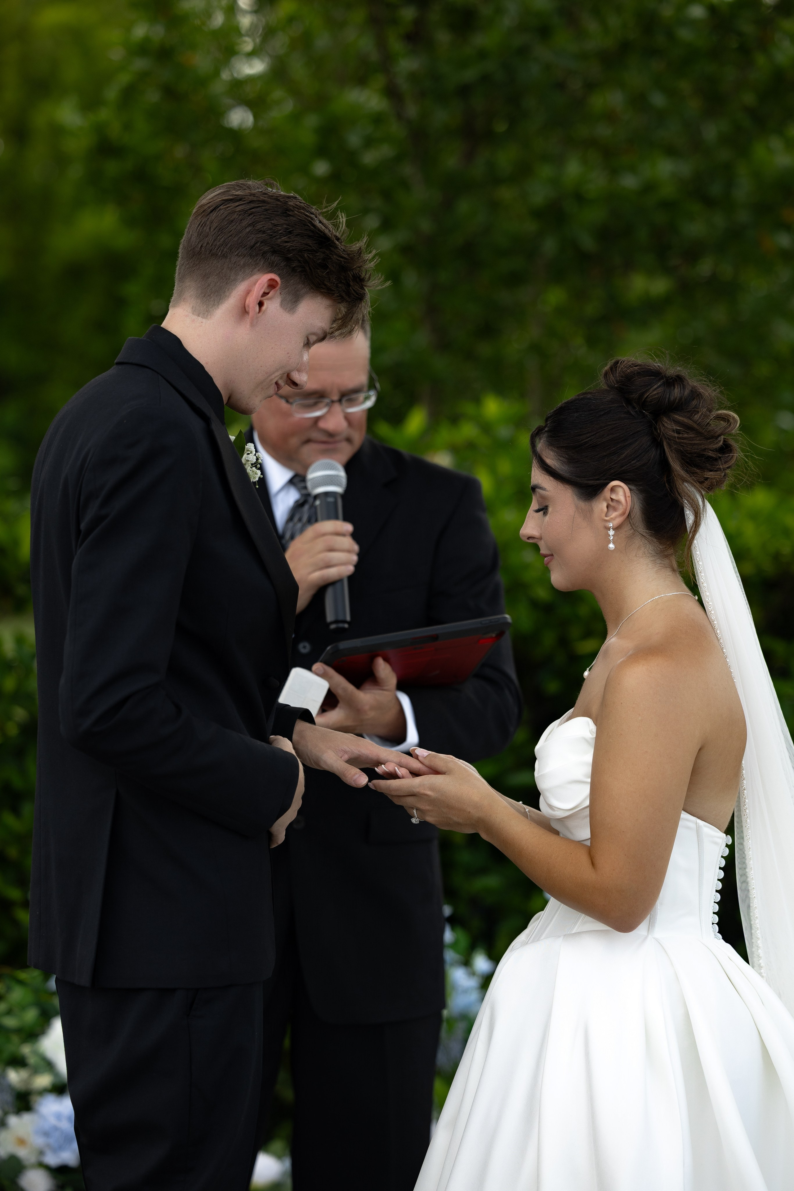 Alexsa and Robert. Ever After Farm Peach. Photographer Anastasia Nagibina