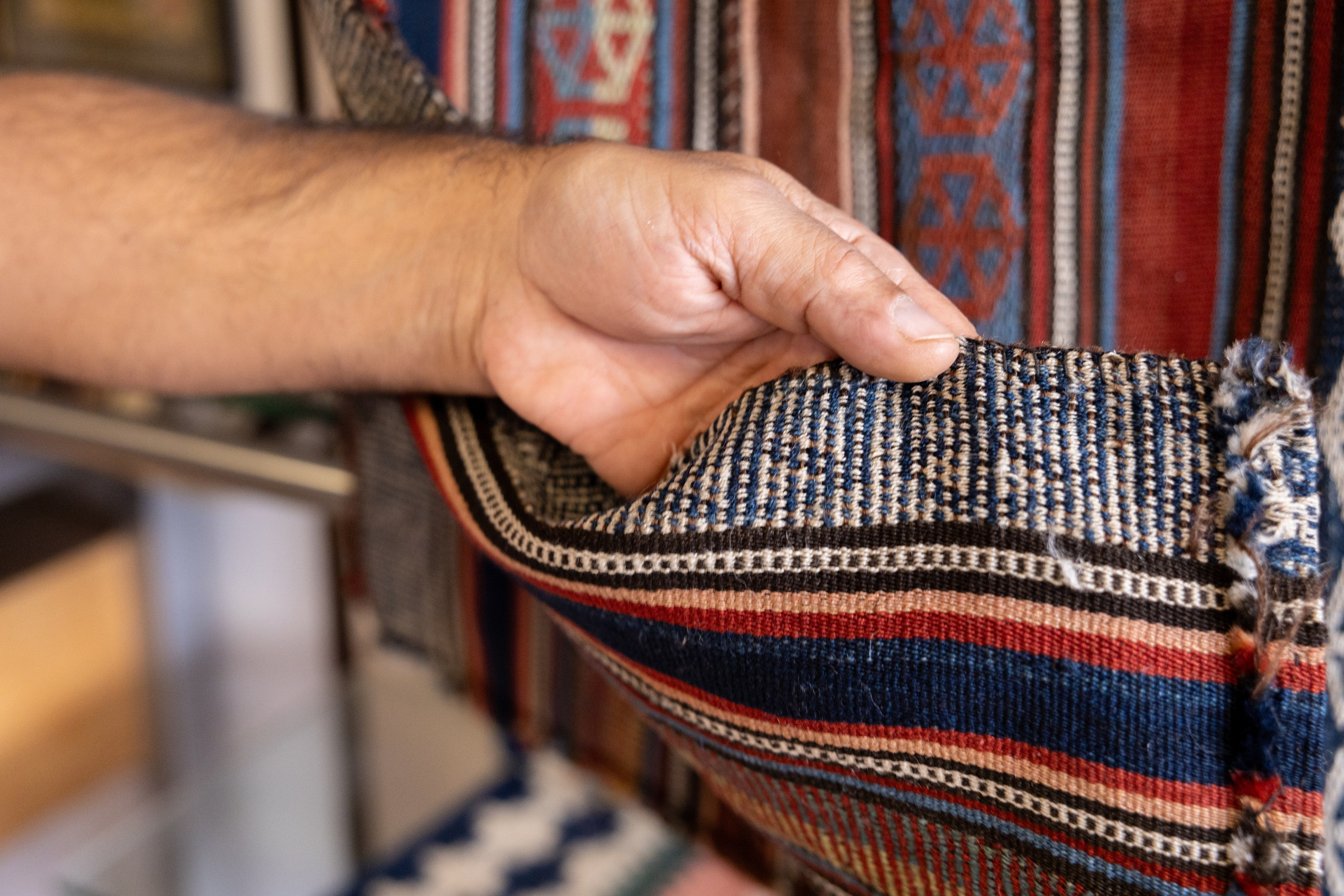 Teppichrestaurator, Salzburg, 2024. Guzel Kolobova| Fotografin| Salzburg