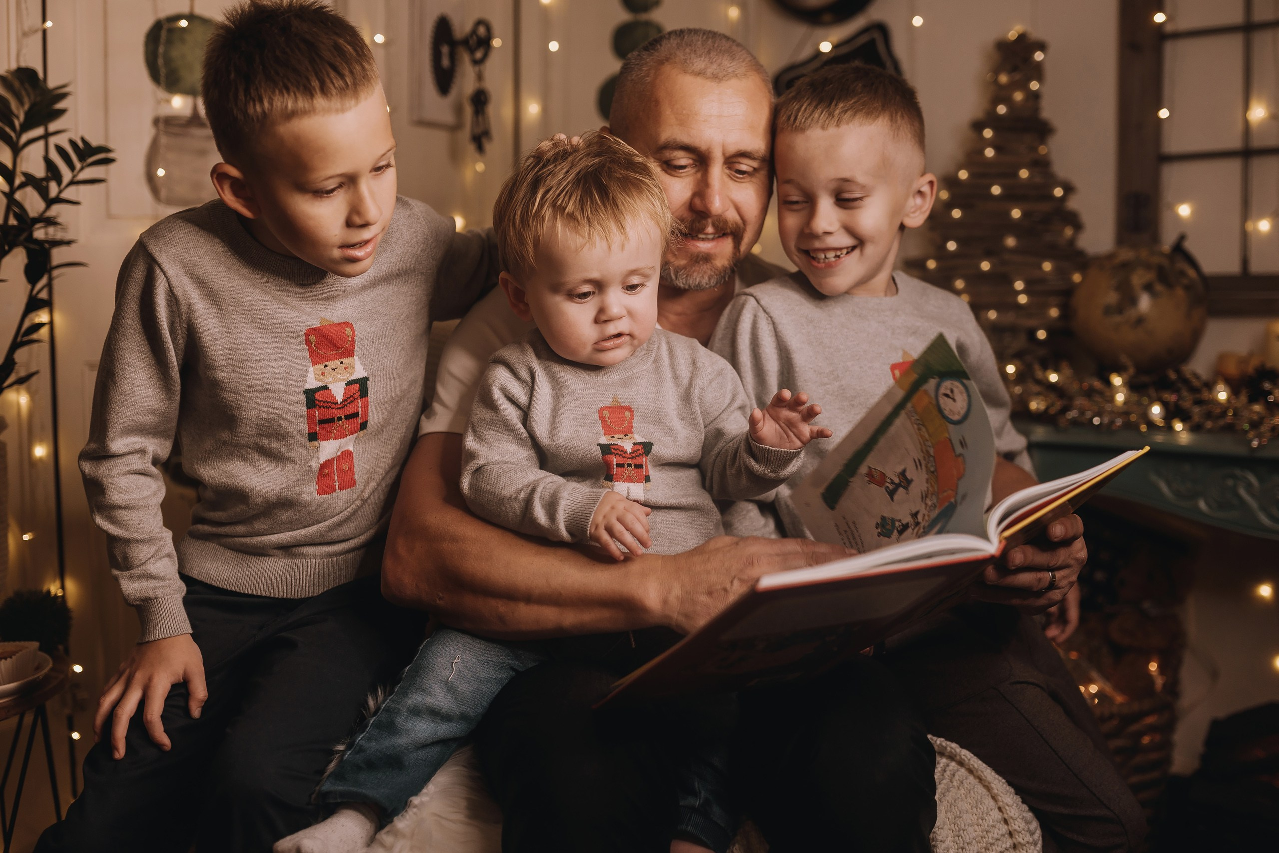 26.11.2023 Christmas Photoshoot. Wedding family event photographer in Chicago Nick Yushevich