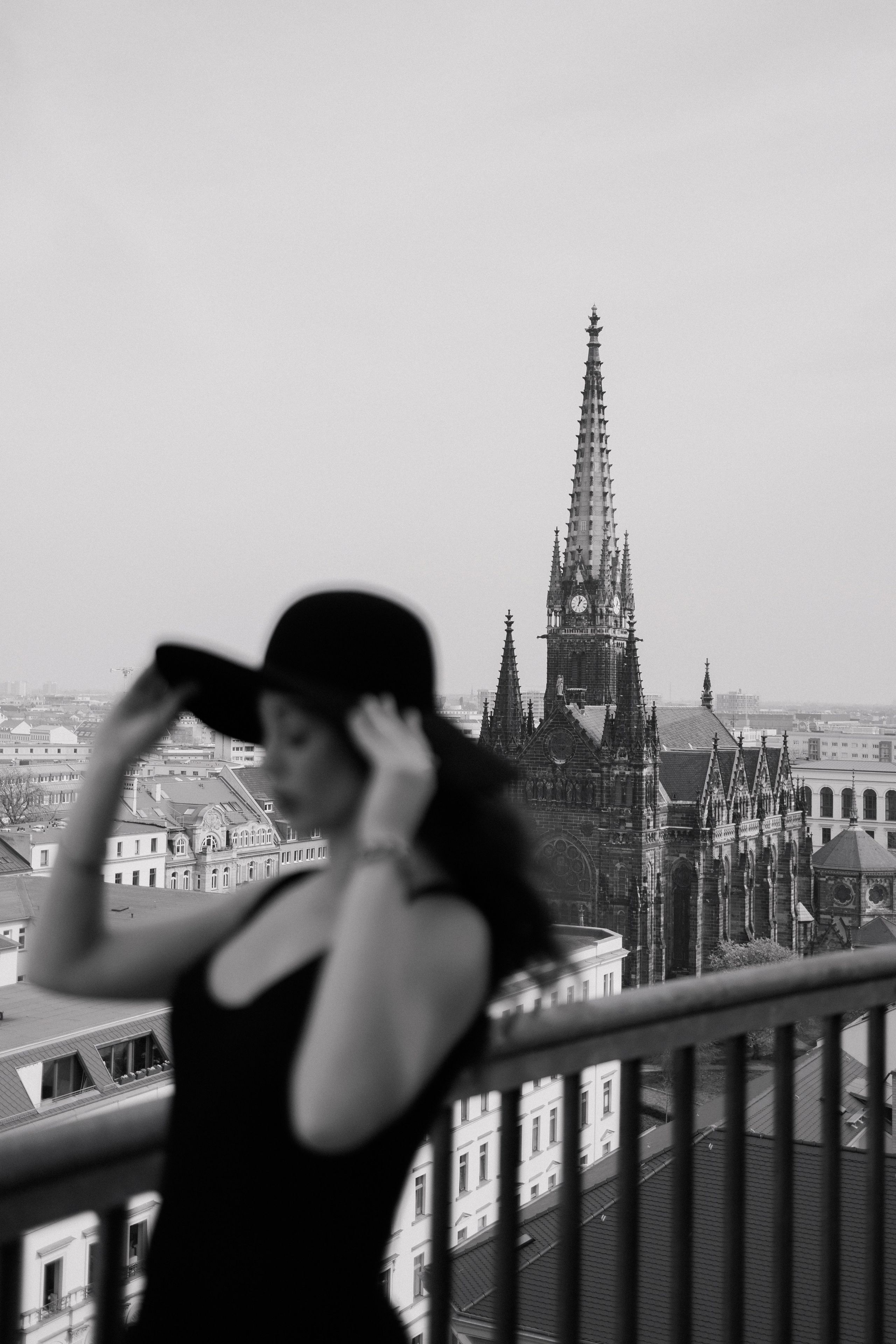 Elegant City Portrait in Leipzig. Woman in Black Dress&Hat timeless Urban Photography by Kristina Kozheltsova. Kristina Kozheltsova- Soulful Portrait&Lifestyle&Love Story Photographer in Leipzig, Germany