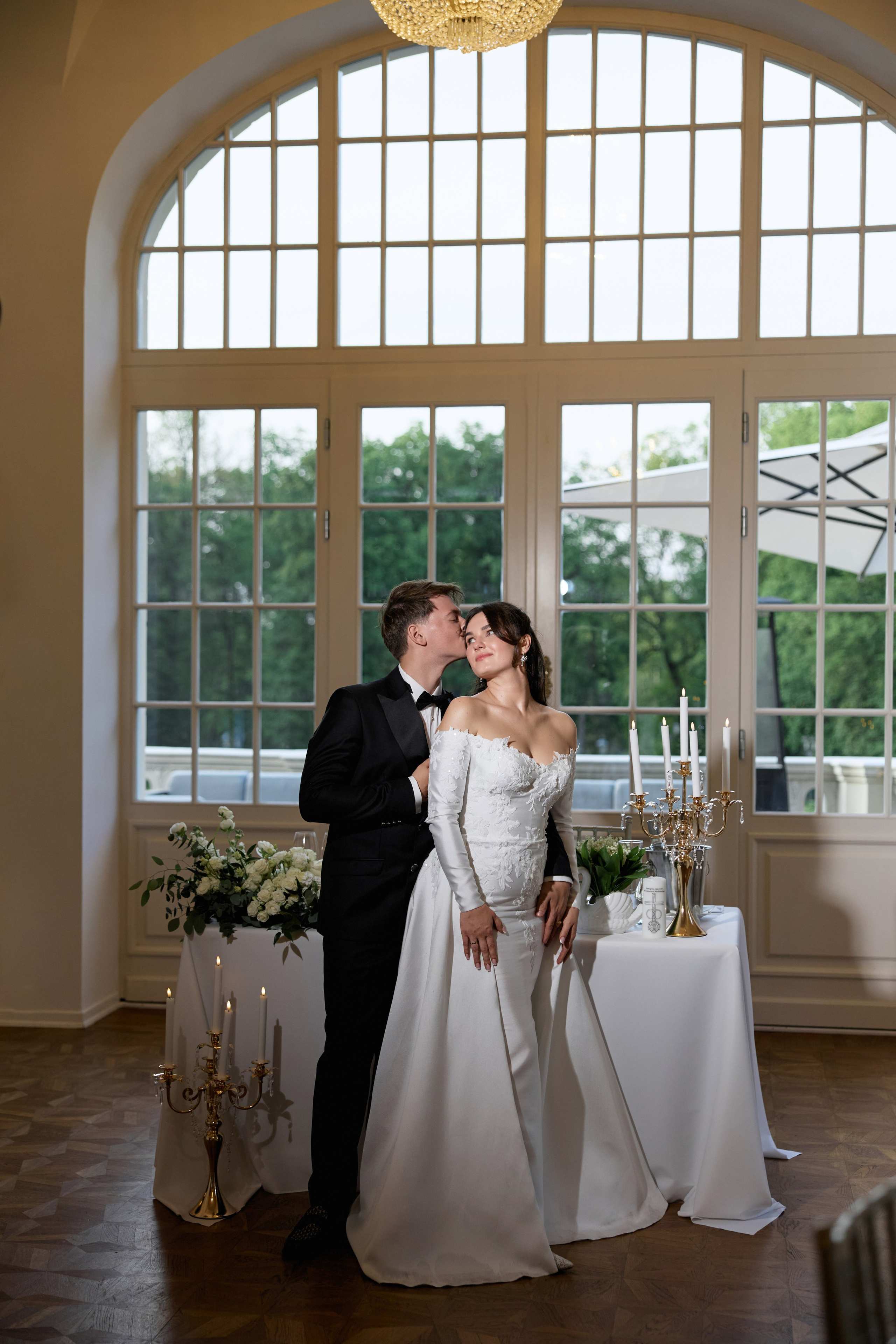 Wiktoria & Kacper. Pałac Goetz. Fotograf ślubny i rodzinny w Krakowie Yana Klymova