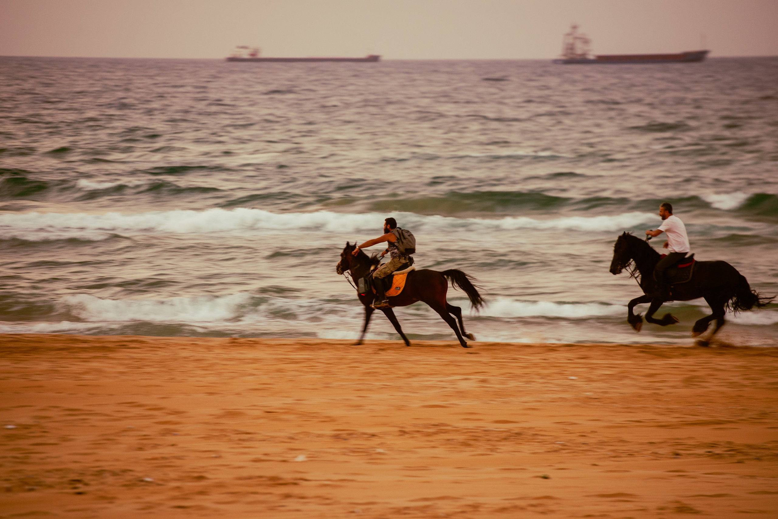 Kilyos — Wind, Sand & Firelight. JourneyUP Visuals