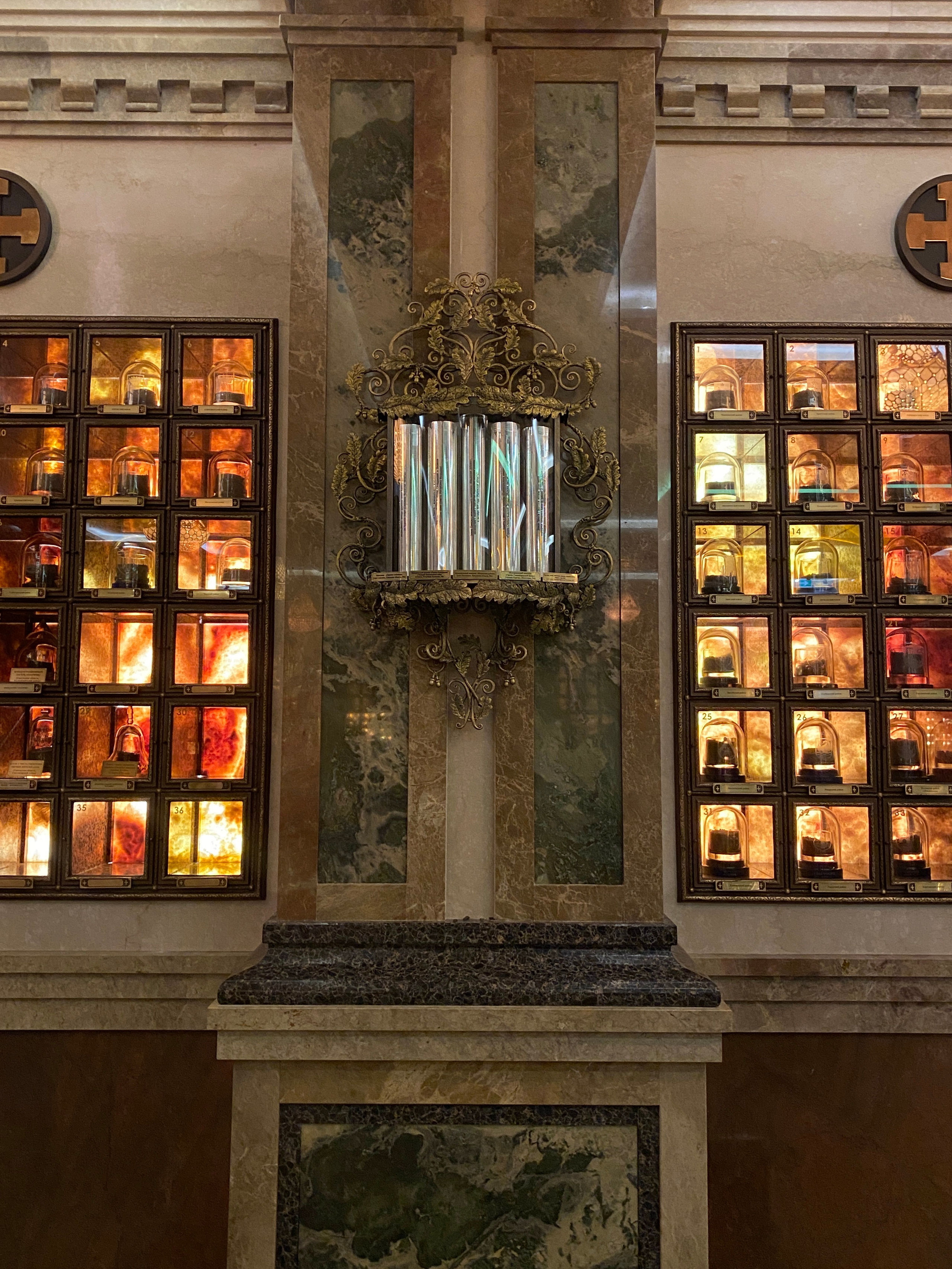 Вместилище Капсул с частичками земли с воинских захоронений. Скульптор кузнец Мария Тарлецкая