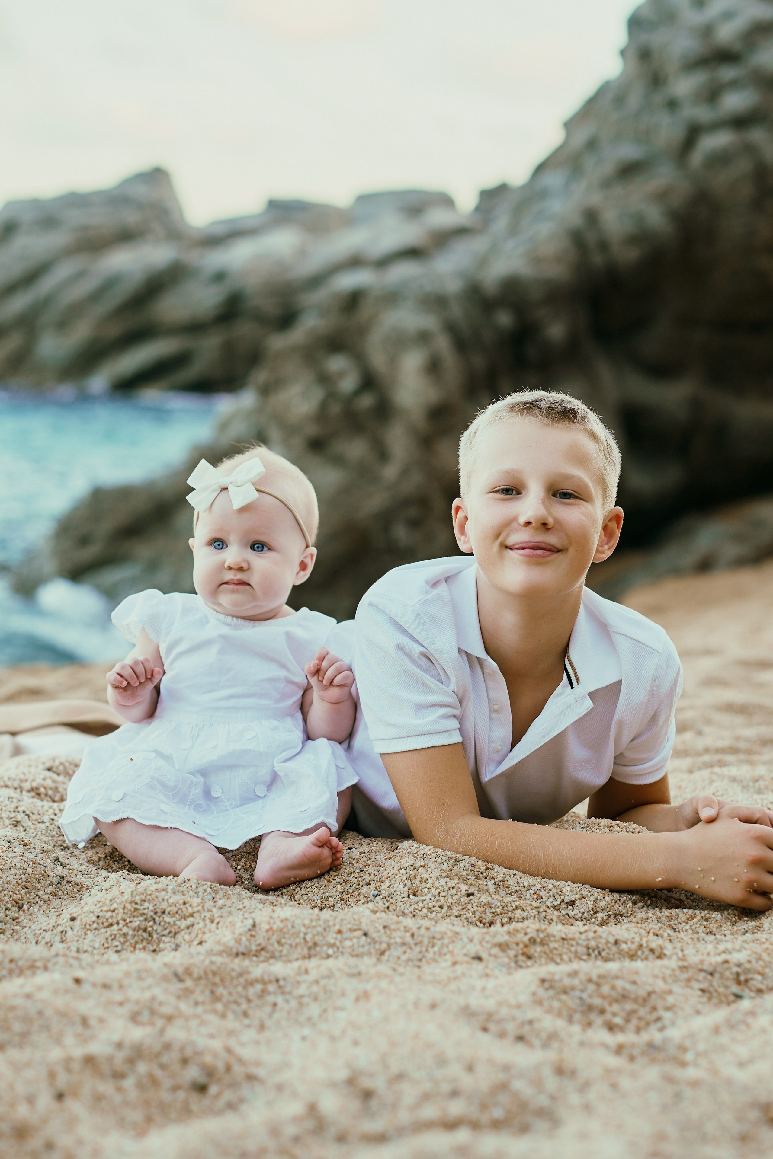 Мама с детьми на пляже. Fotógrafa en España Zhanna Zakharchenko