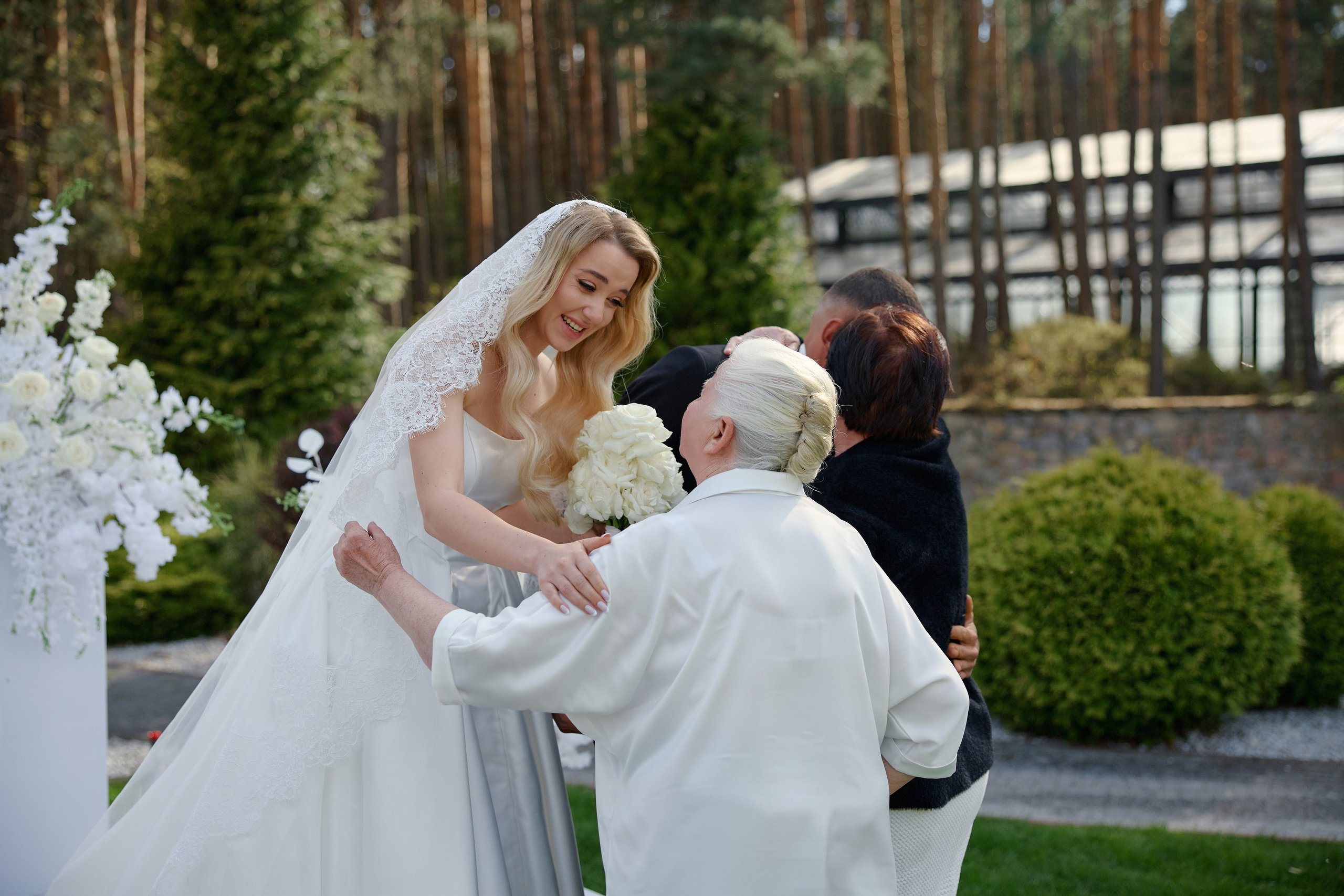 Natalia & Roman. Dworek przy lesie. Fotograf ślubny i rodzinny w Krakowie Yana Klymova