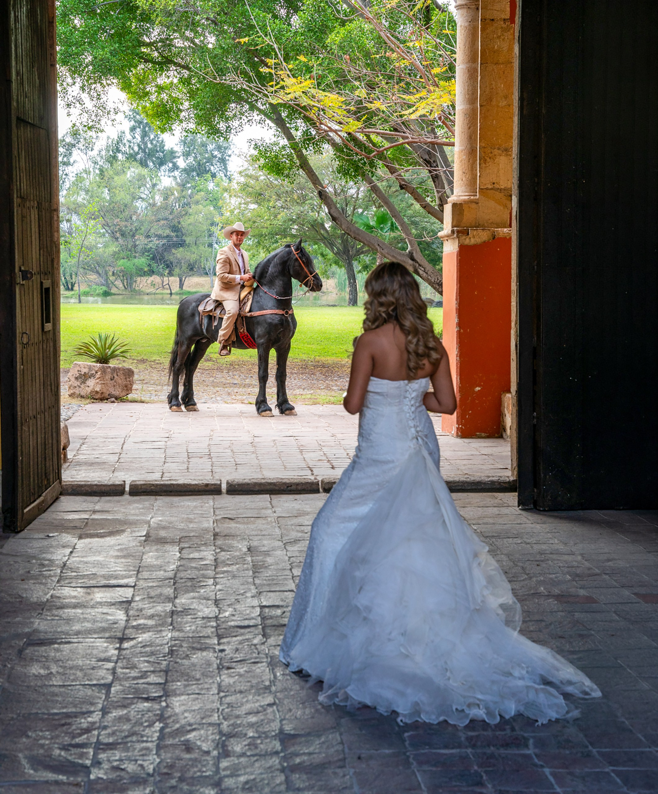 Elopement & Lifestyle Wedding Documentary Photographer