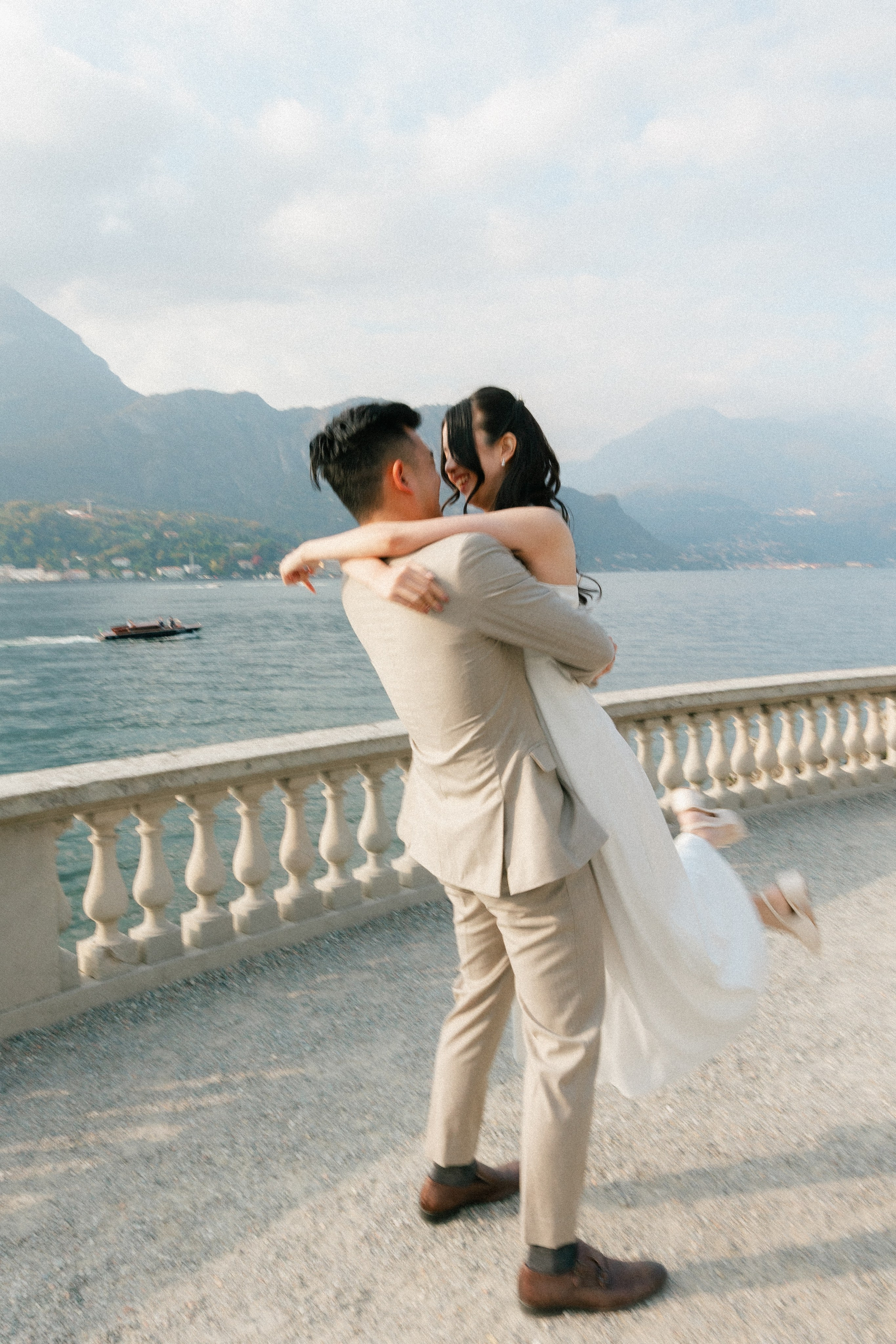 Elopement on Lake Como — Intimate Wedding Photography by Anna Linnik. Photographer in Italy Anna Linnik