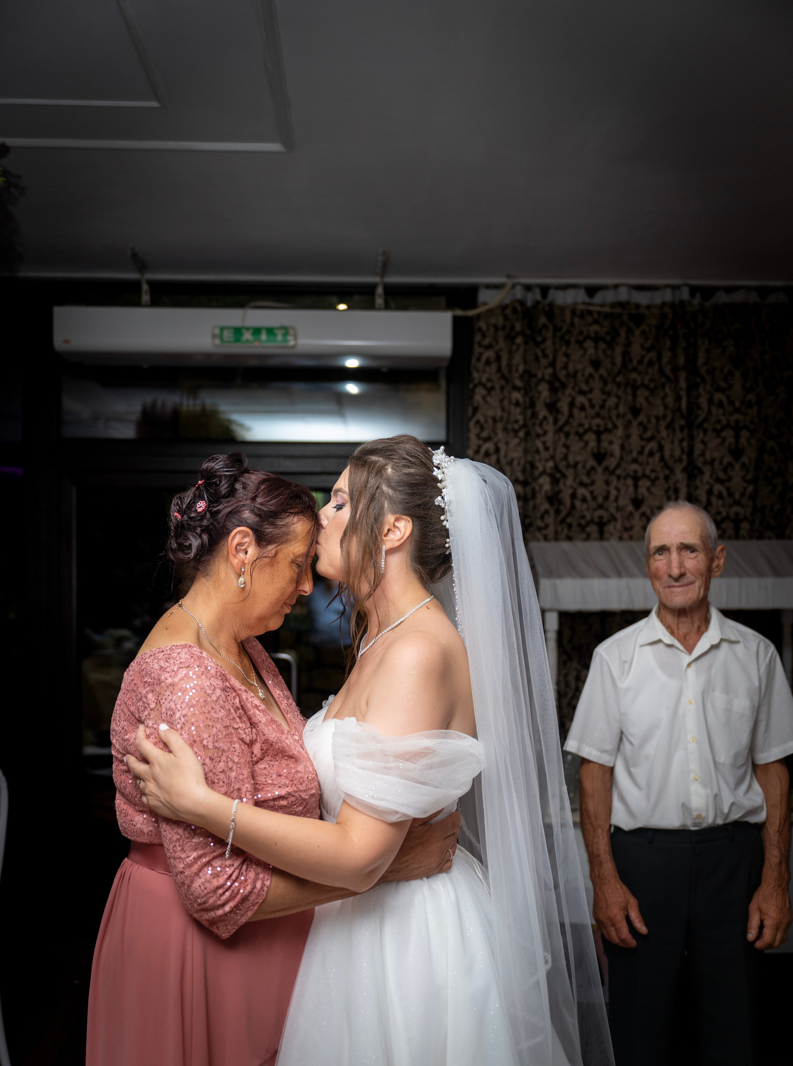 ALEX & RODICA. Fotograf de evenimente si portret!