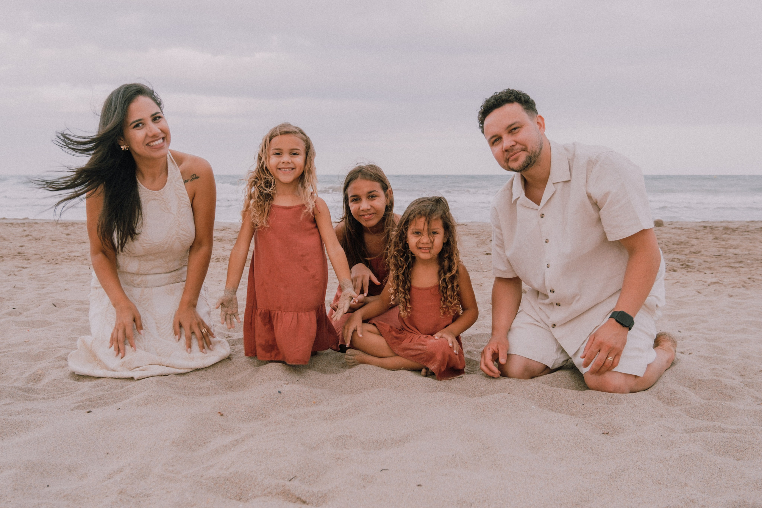 Семейная фотосессия на пляже. Профессиональная фотосъемка в Калафелле — Елена Медведева