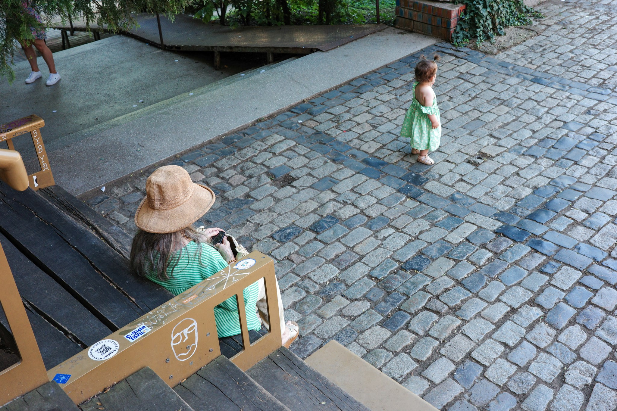 Color street. Humanistic street photographer in Bucharest