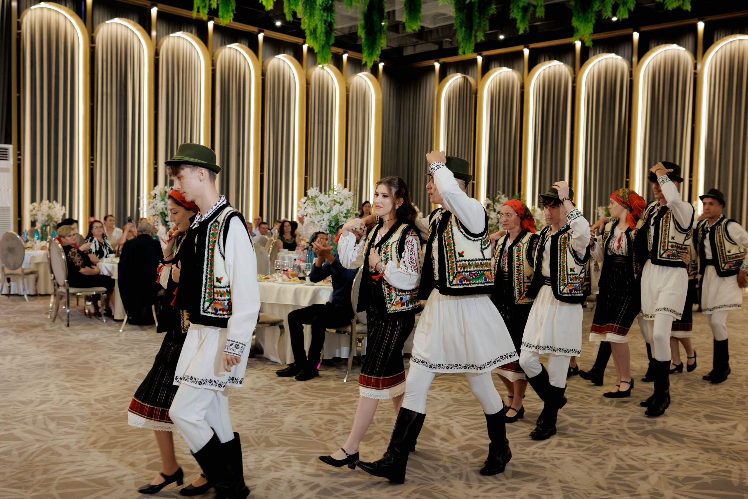 Nunta Nicoleta & Răzvan | Fotografie & Videografie Profesională. Servicii foto-video profesionale, pentru momente de neuitat