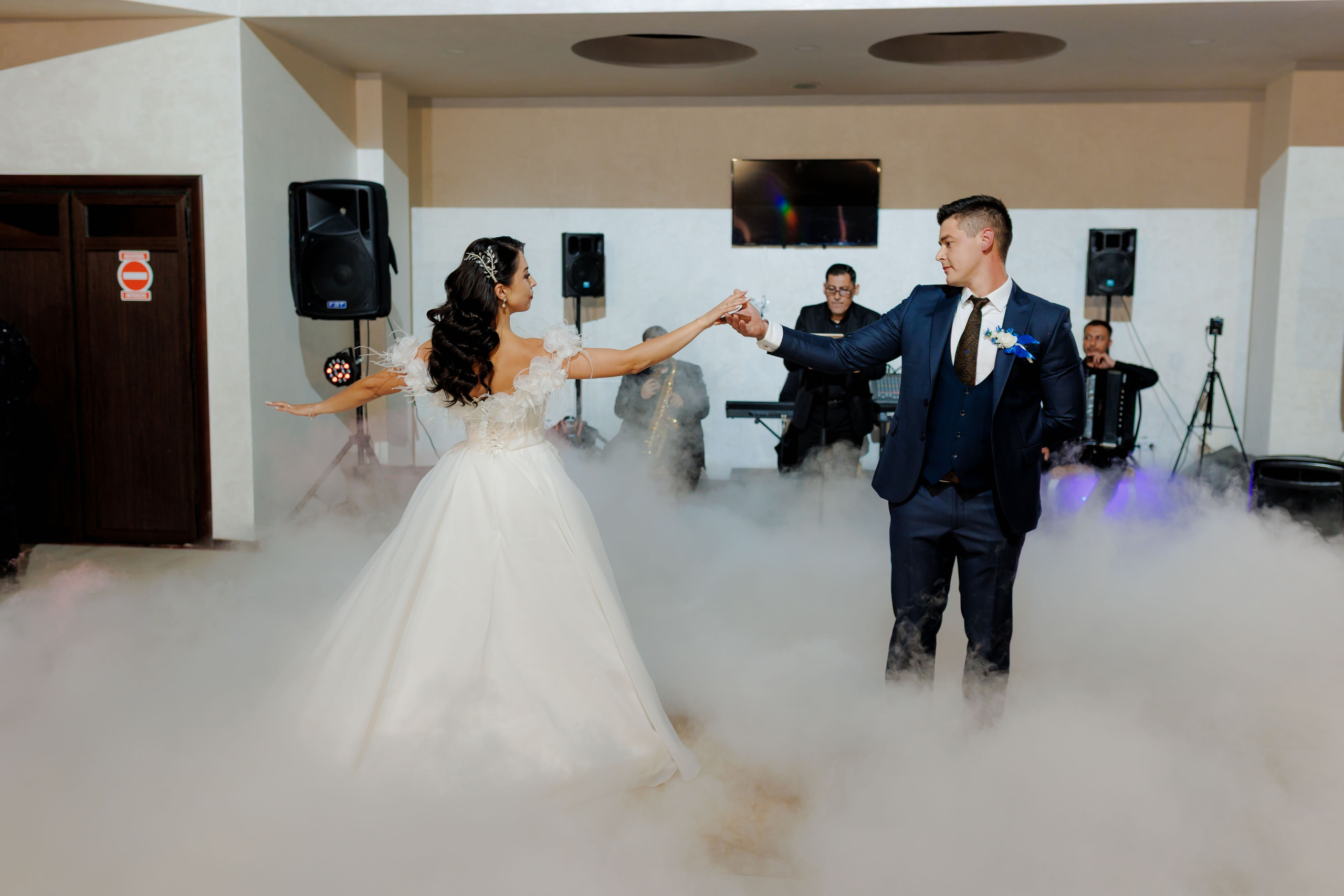 Loredana & Emilian – Ziua Nunții | Videografie - fotografie Botez Suceava, Iași, Botoșani. Servicii foto-video profesionale, pentru momente de neuitat