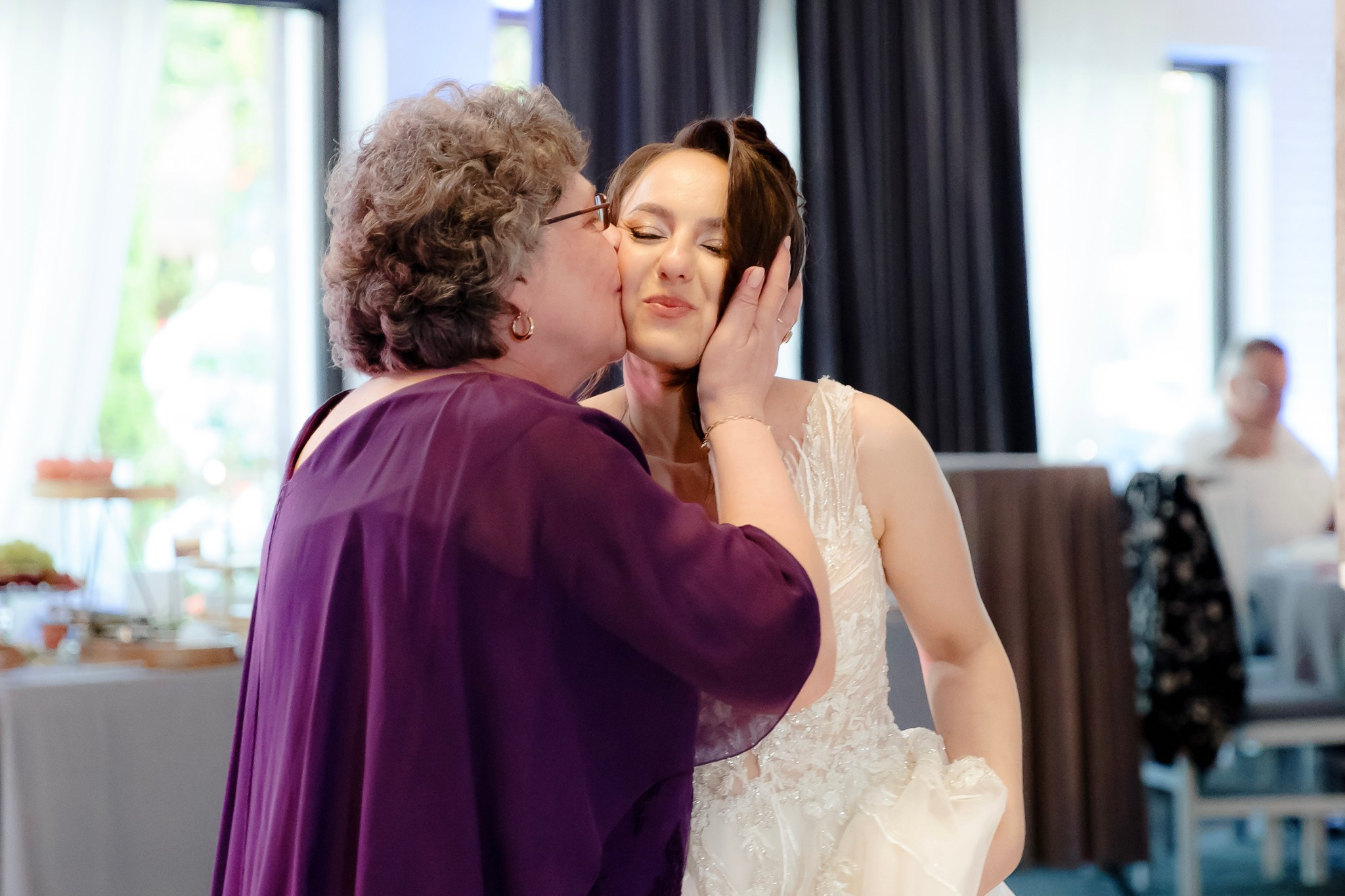 Ioana & Ionuț | Nuntă de poveste la Păstrăvăria Poiana din Mălini județul Suceava. Servicii foto-video profesionale, pentru momente de neuitat