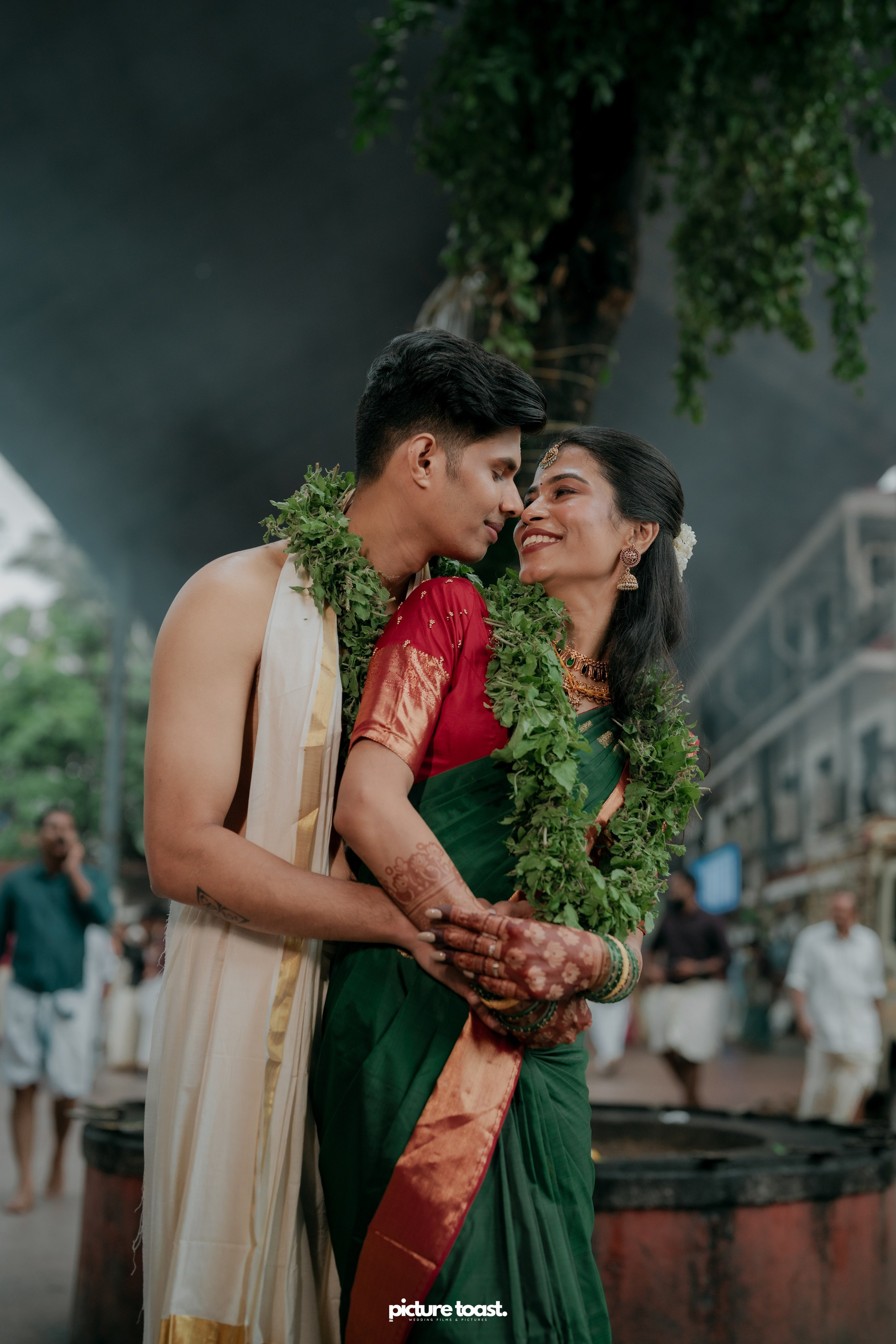 Guruvayur Wedding Ft. Athira & Abilash. Fine art Wedding Photographers in India & Canada