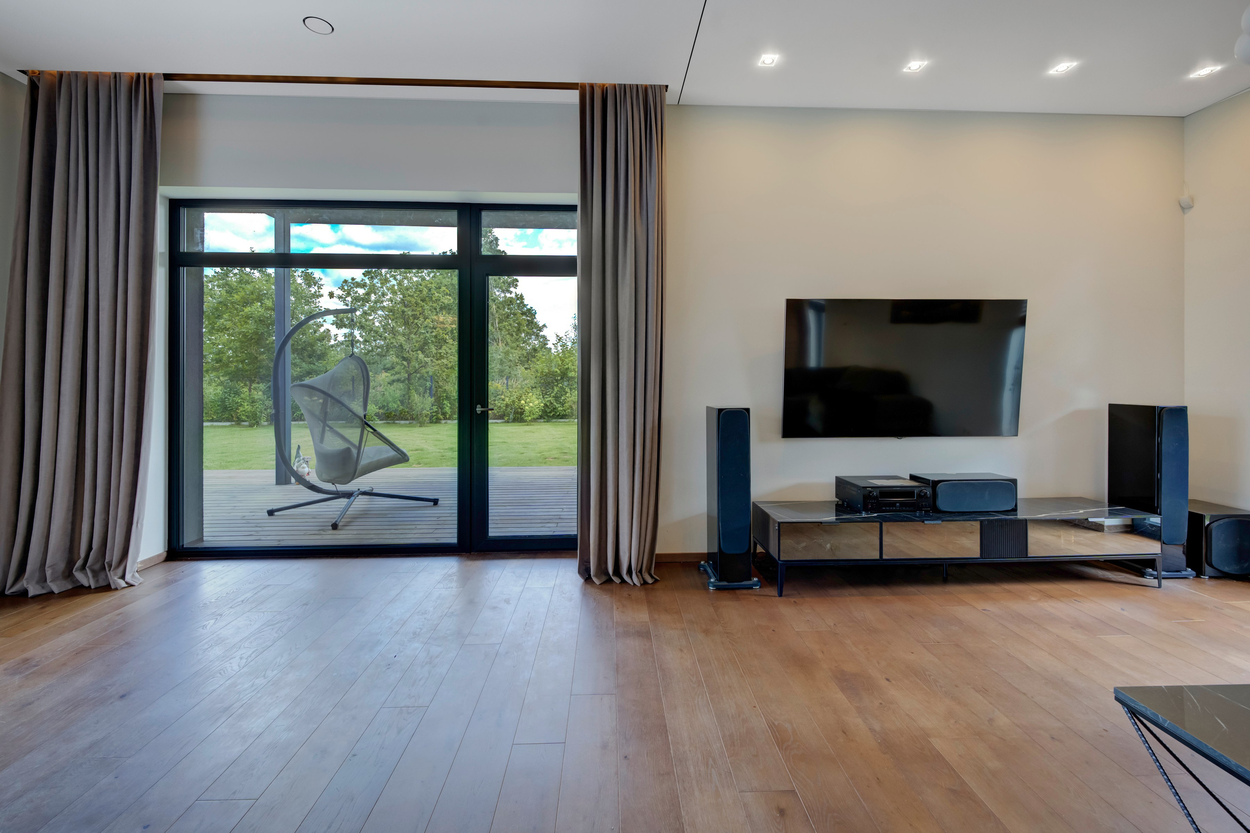 Namo fotografavimas su dronu Vilniuje