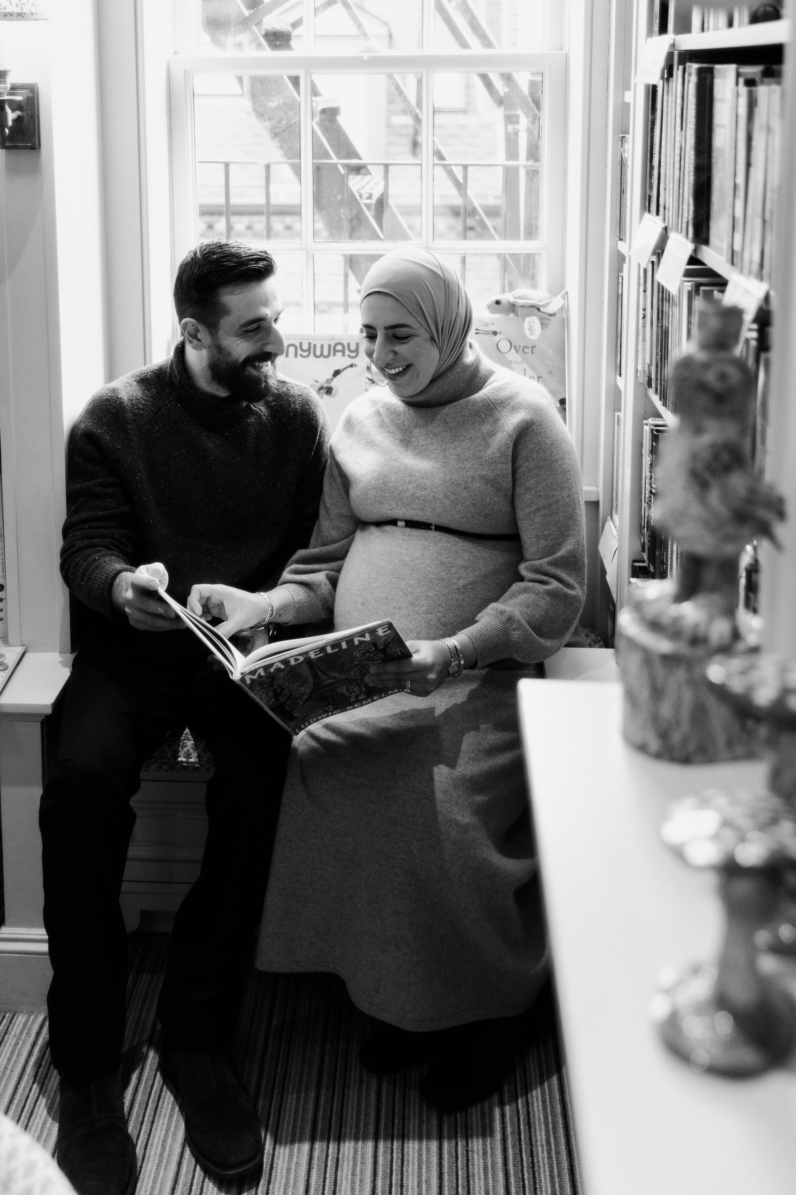 Winter Pregnancy Photoshoot | Bacon Hill, Boston