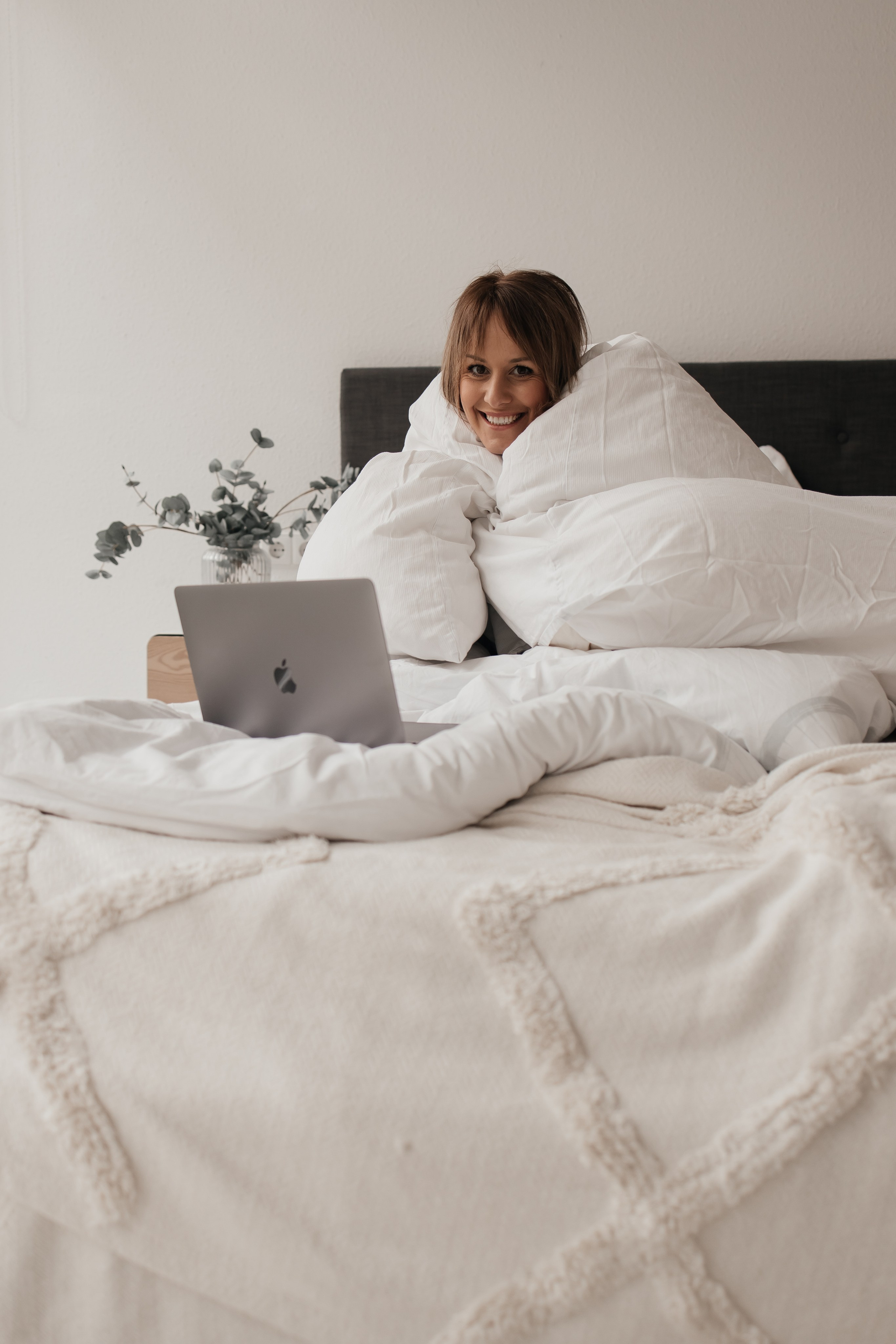 Sylvie Schlafberaterin. Fotografin Heidenheim / Newborn, Babybauch & Familie - Nadine Schmalz