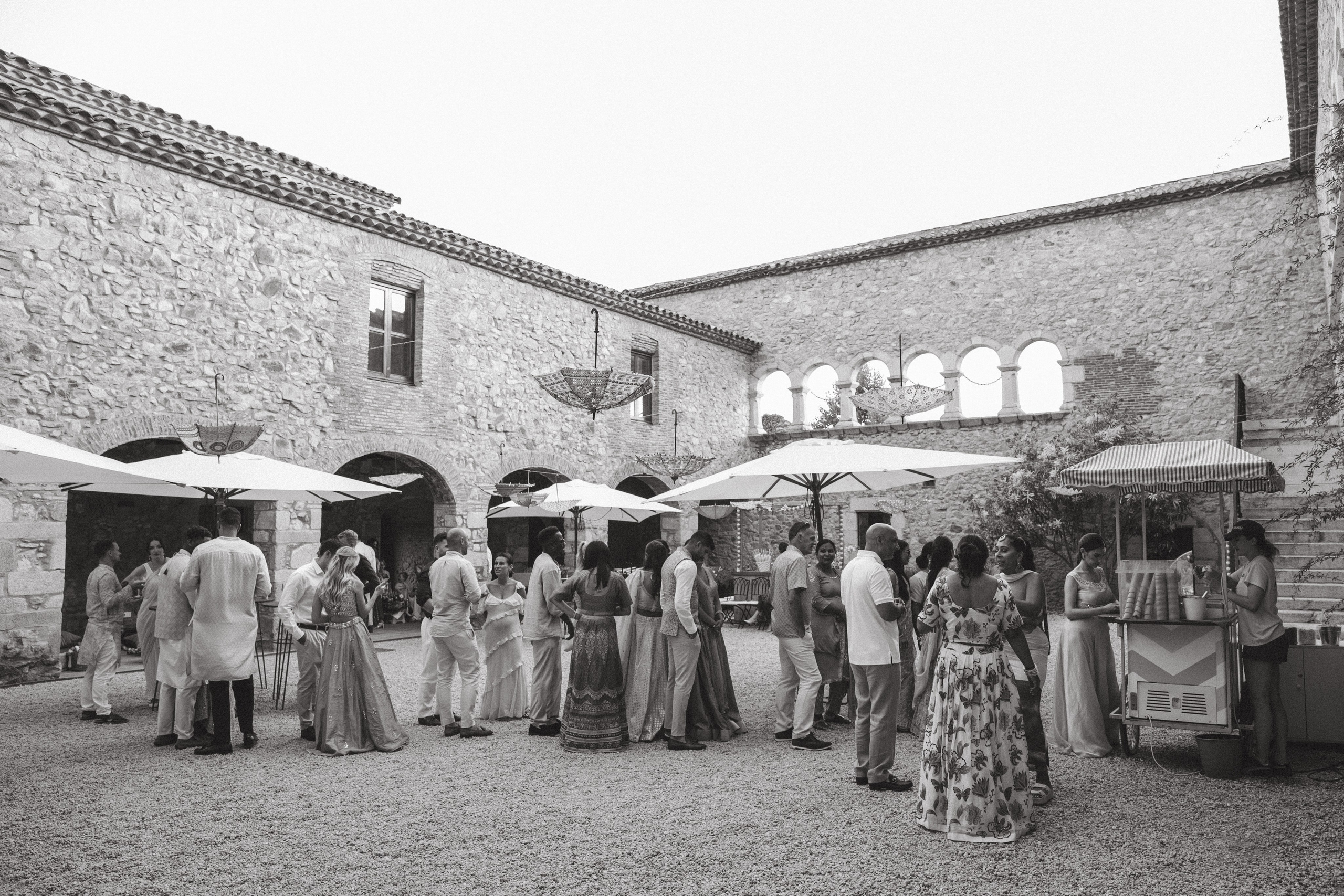 Patrik & Naomi. Monestir Sant Salvi. Paola wedding photographer / videographer in Barcelona