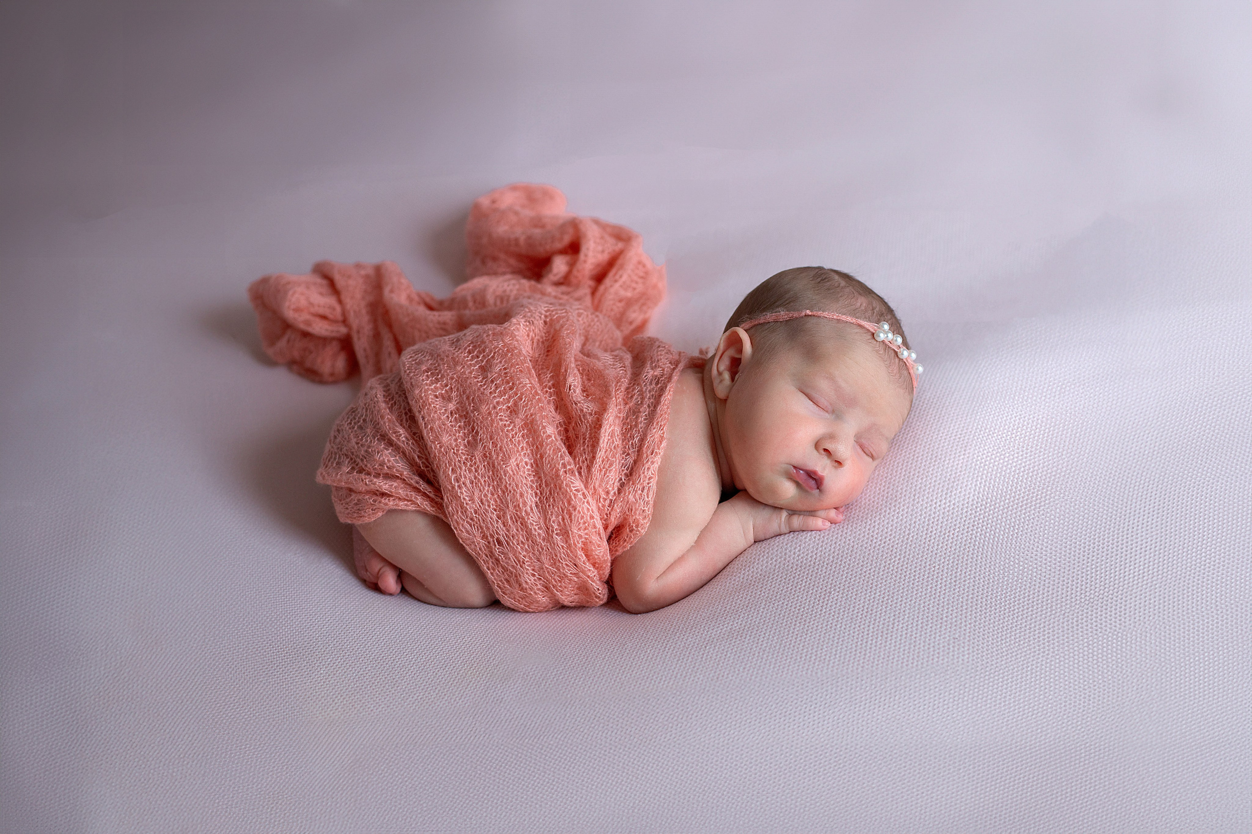 Newborn классическая. Детский и семейный фотограф в г. Бельцы