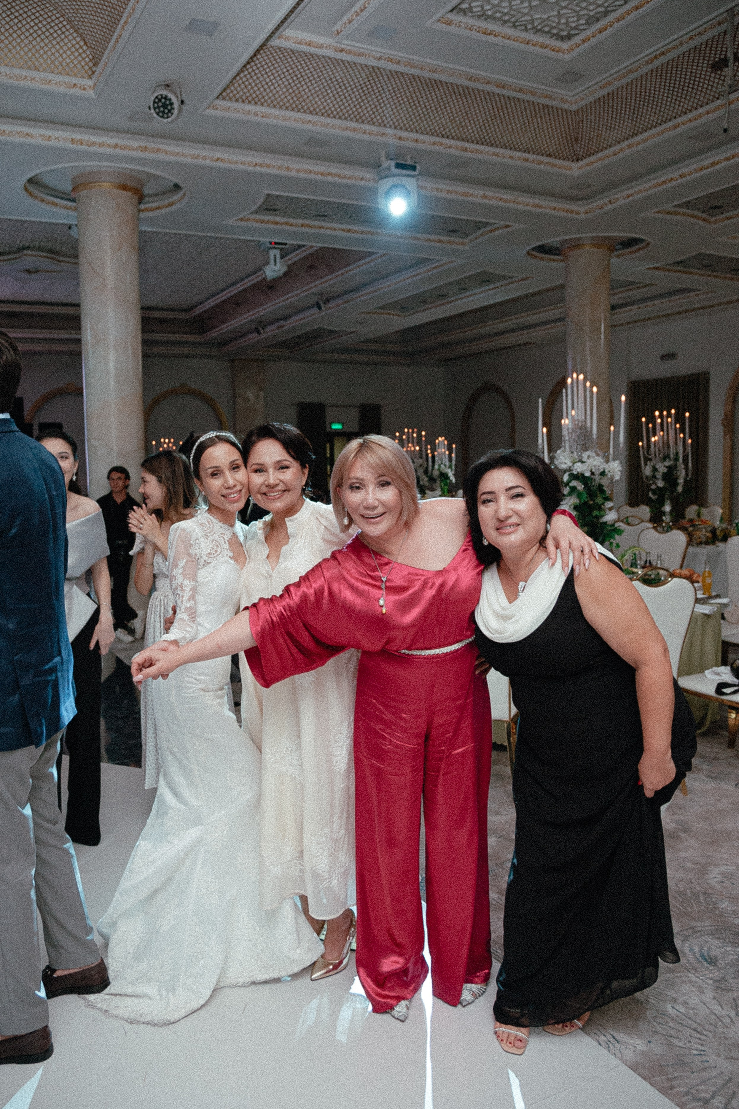 Botir & Zukhra. Главная