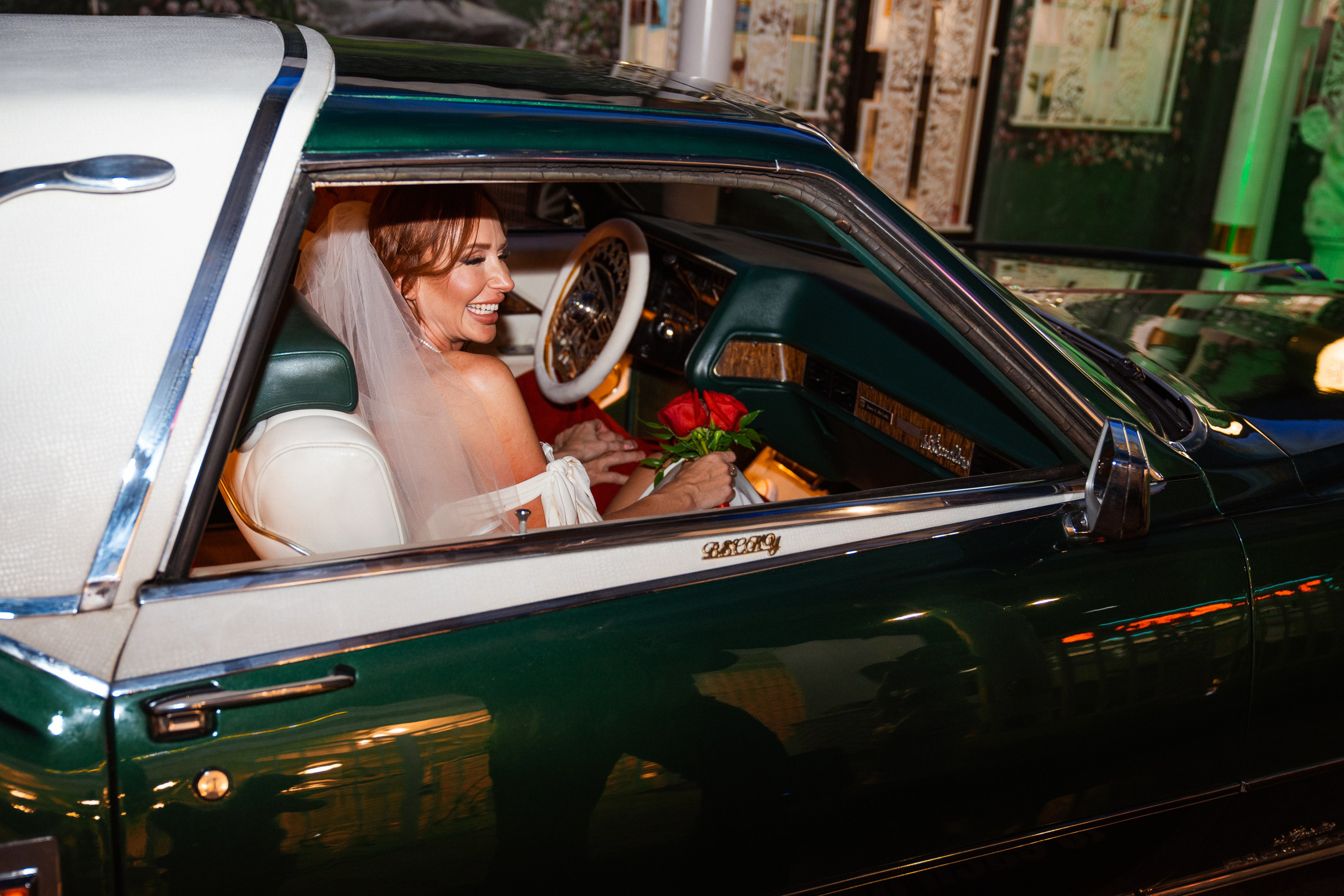 Rebecca&Todd. Wedding & elopement photographer Viktoriya Kravtsov. Las Vegas