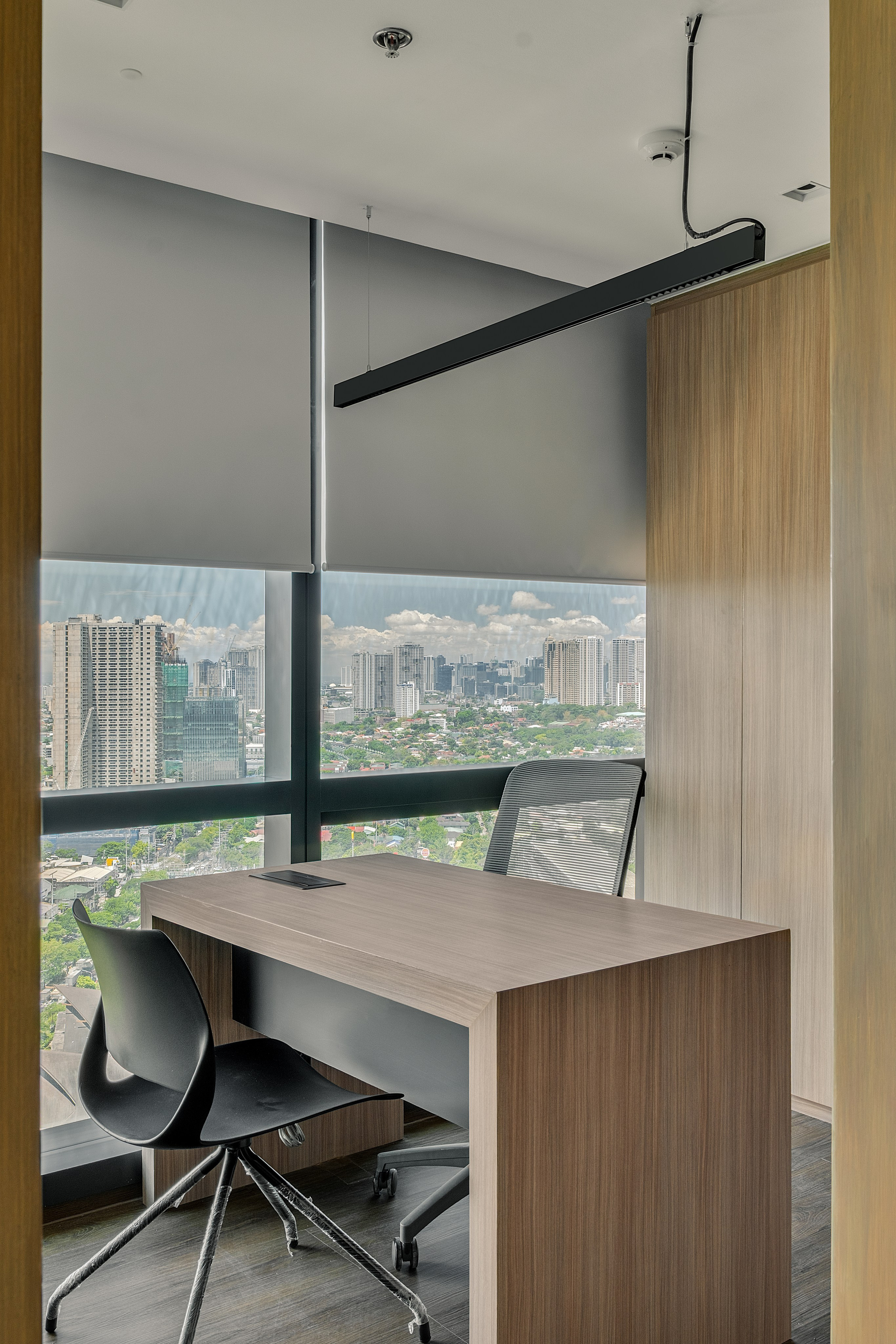 Office // Glaston Tower. Interior & Architectural Photographer Philippines | Argen Carlo Camaclang