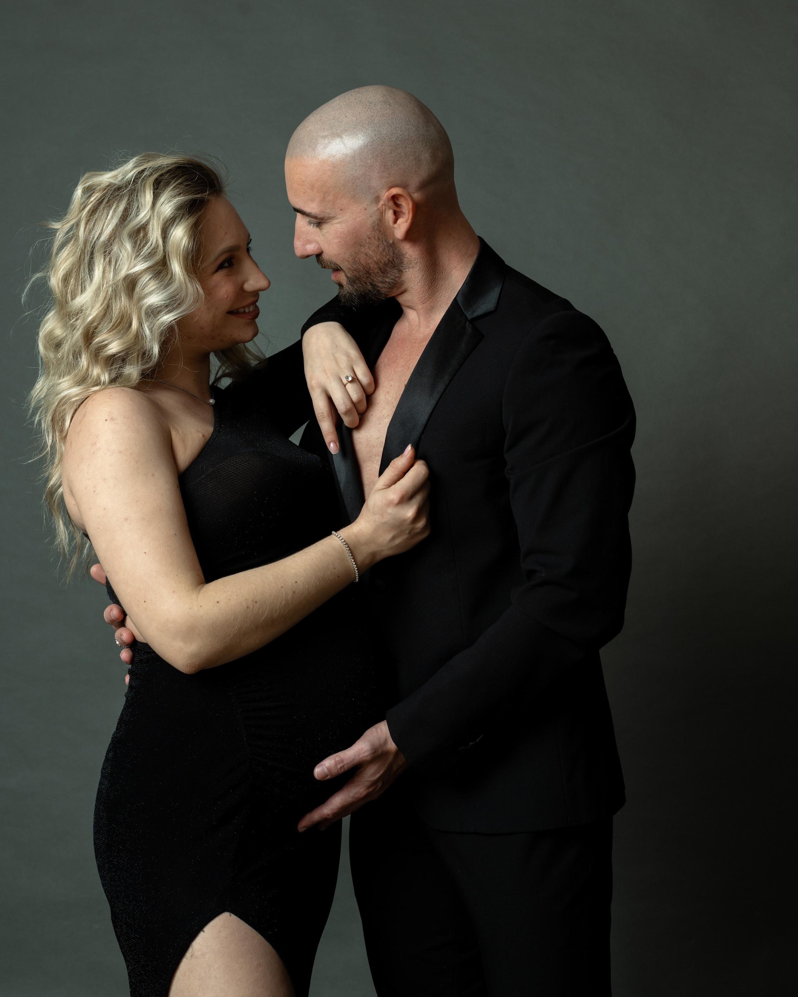 HAPPINESS. Anastasiia Antoniuk portrait, family and couple photographer, Portugal