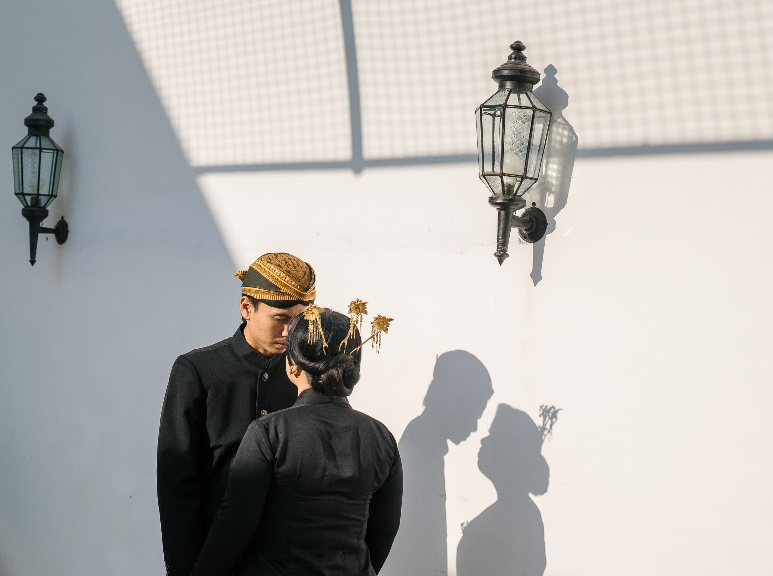 Prewedding Photo Shoot with Javanese style. Female Photographer in Bali