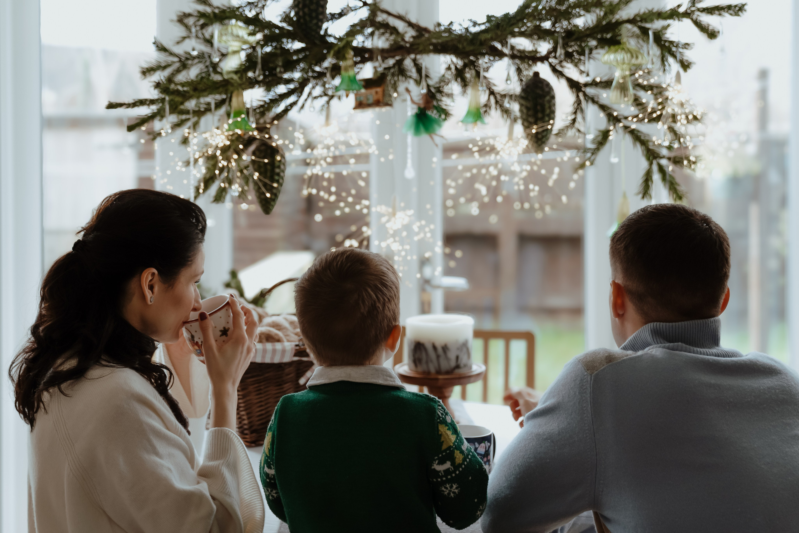 Christmas family home photo session. Newcastle family photographer. Lifestyle photography.