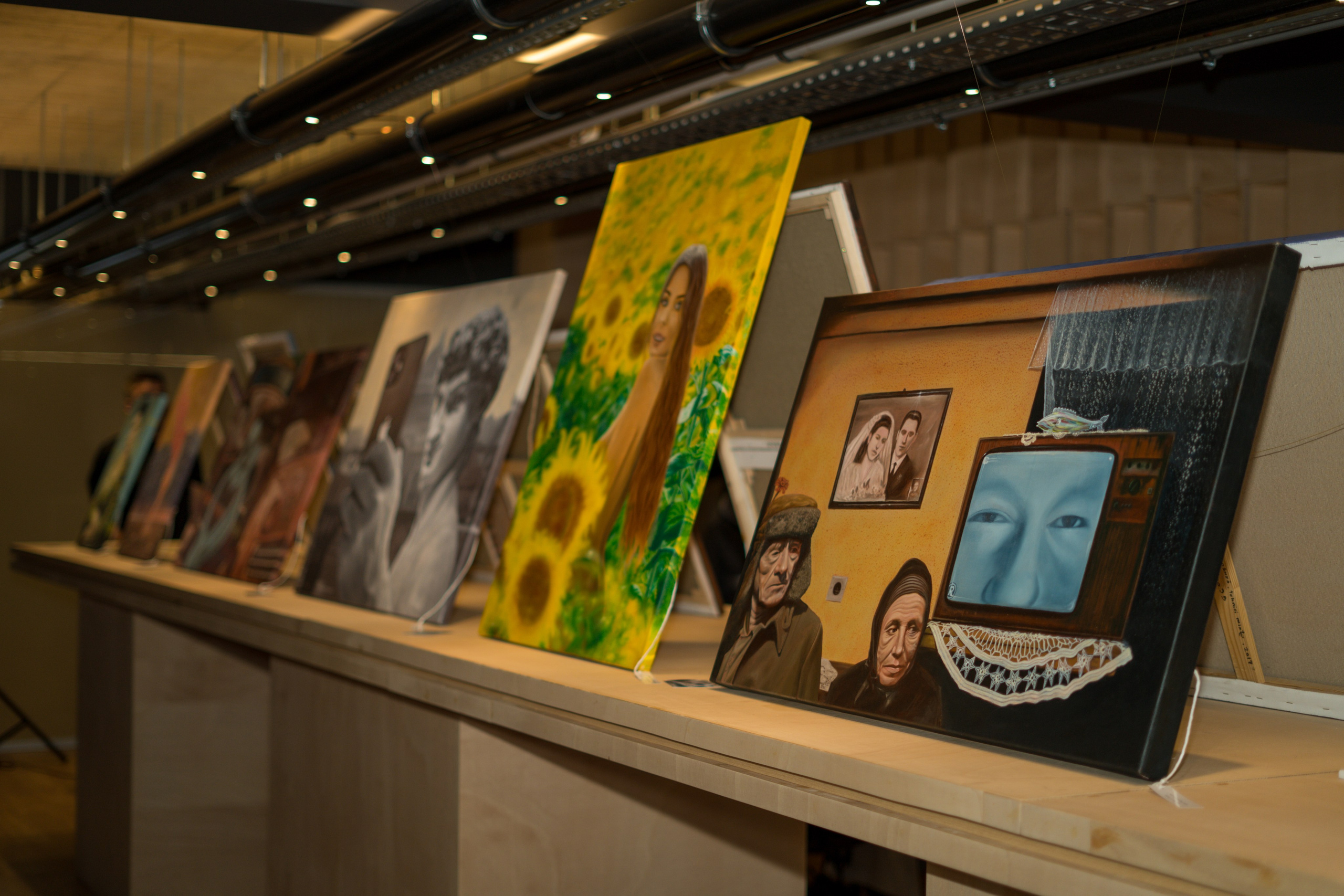 Vernisaj Suceava Mihai Varzari. Marius Alex fotograf de eveniment si portret din Suceava