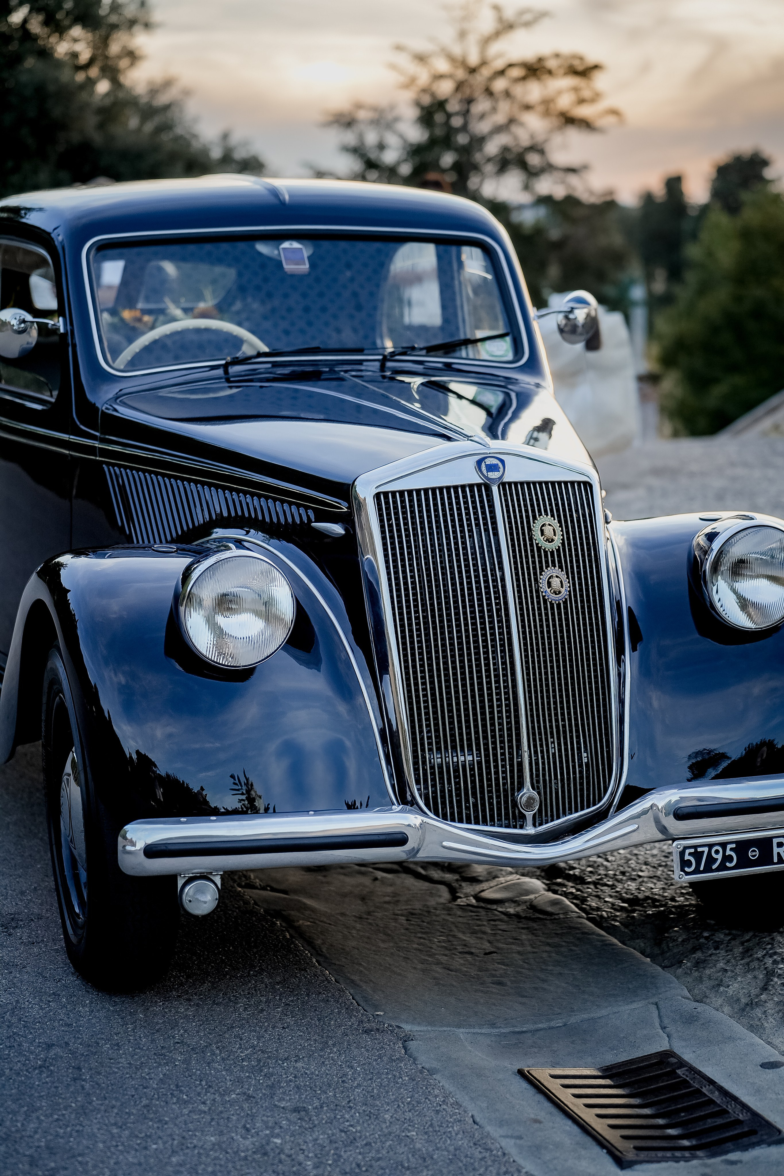 Photoshoot with Retro cars and Fiat500. Photographer in Florence Tuscany