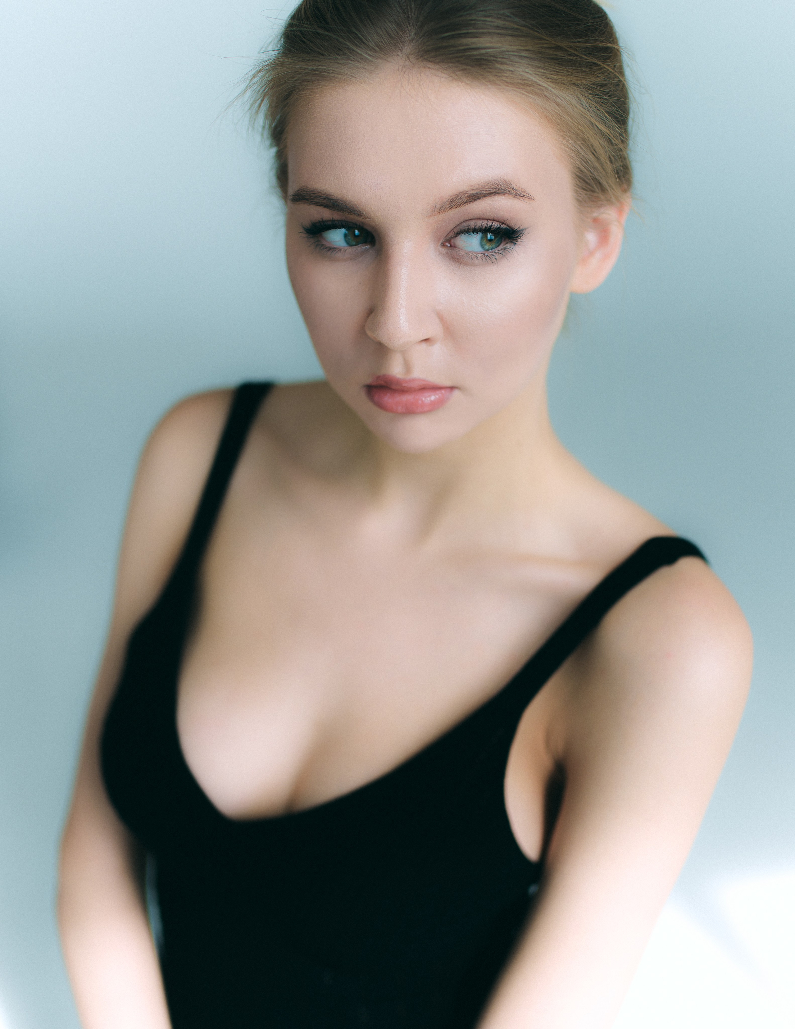 Dress. Alisha Geva женский портретный фотограф в Дубае