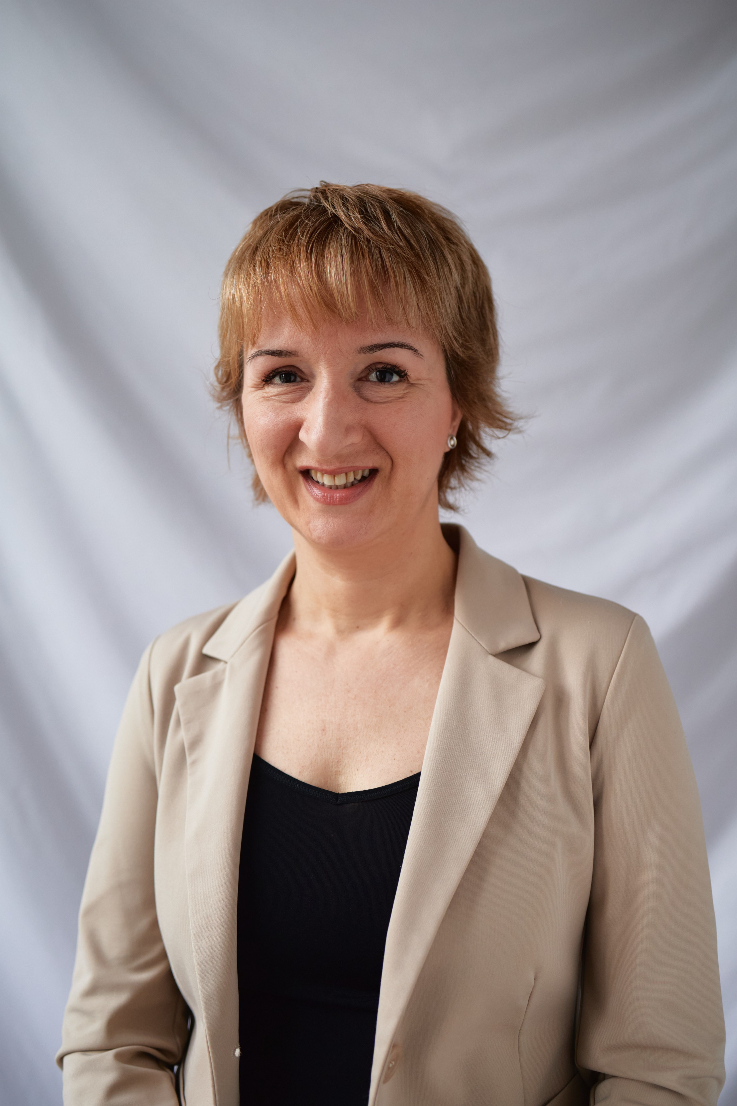 Jelena Bjelica | Портретная съёмка в Нови-Саде и Белграде | Бизнес-портреты для сайта. Анастасия Еремина | Фотограф в Сербии | Персональные и бизнес-фотосессии в Белграде и Нови Саде