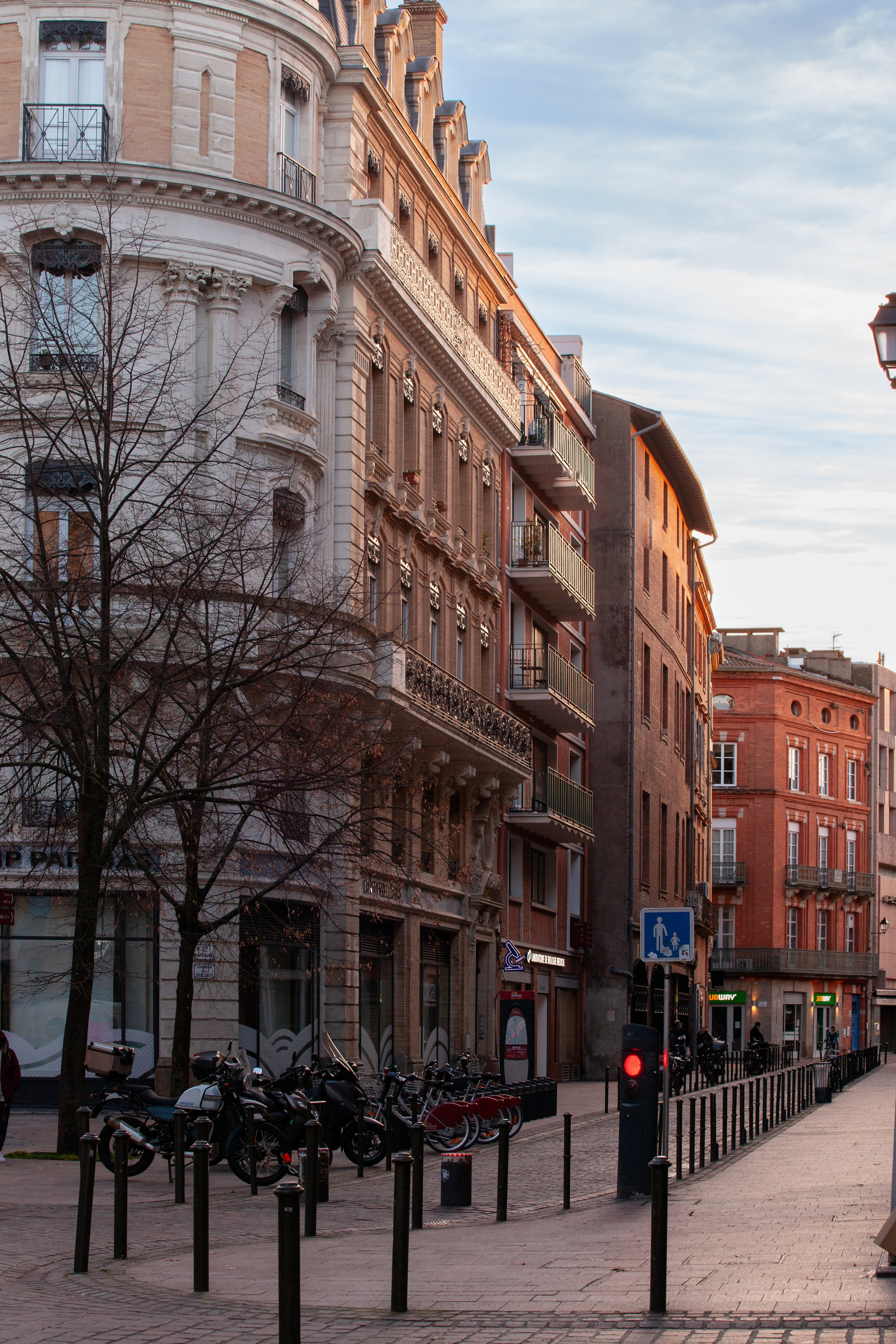 Toulouse. Eugénie Smirnova — your photographer in Toulouse and southwest France