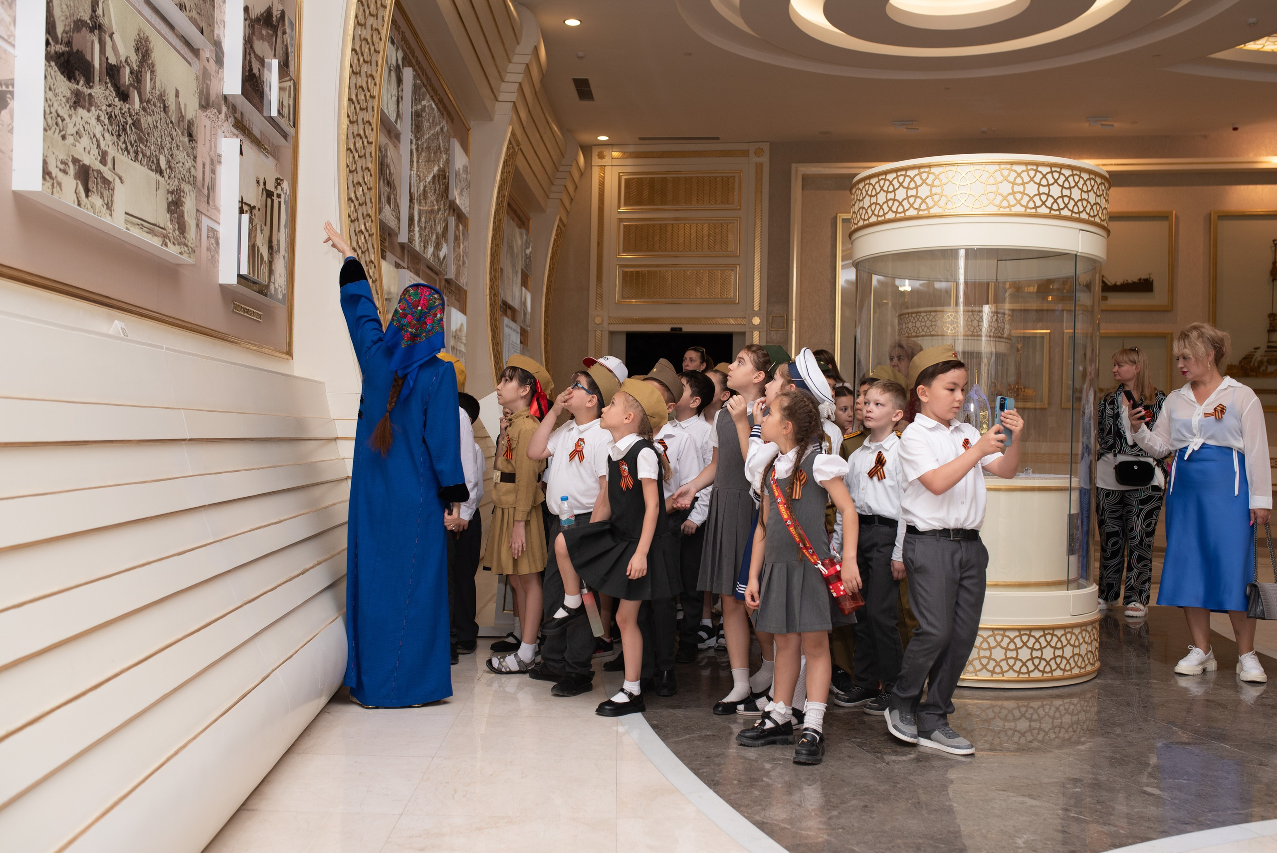 Вечный огонь 2"А» класс. Ваш фотограф в Ашхабаде Гамлет Осипов