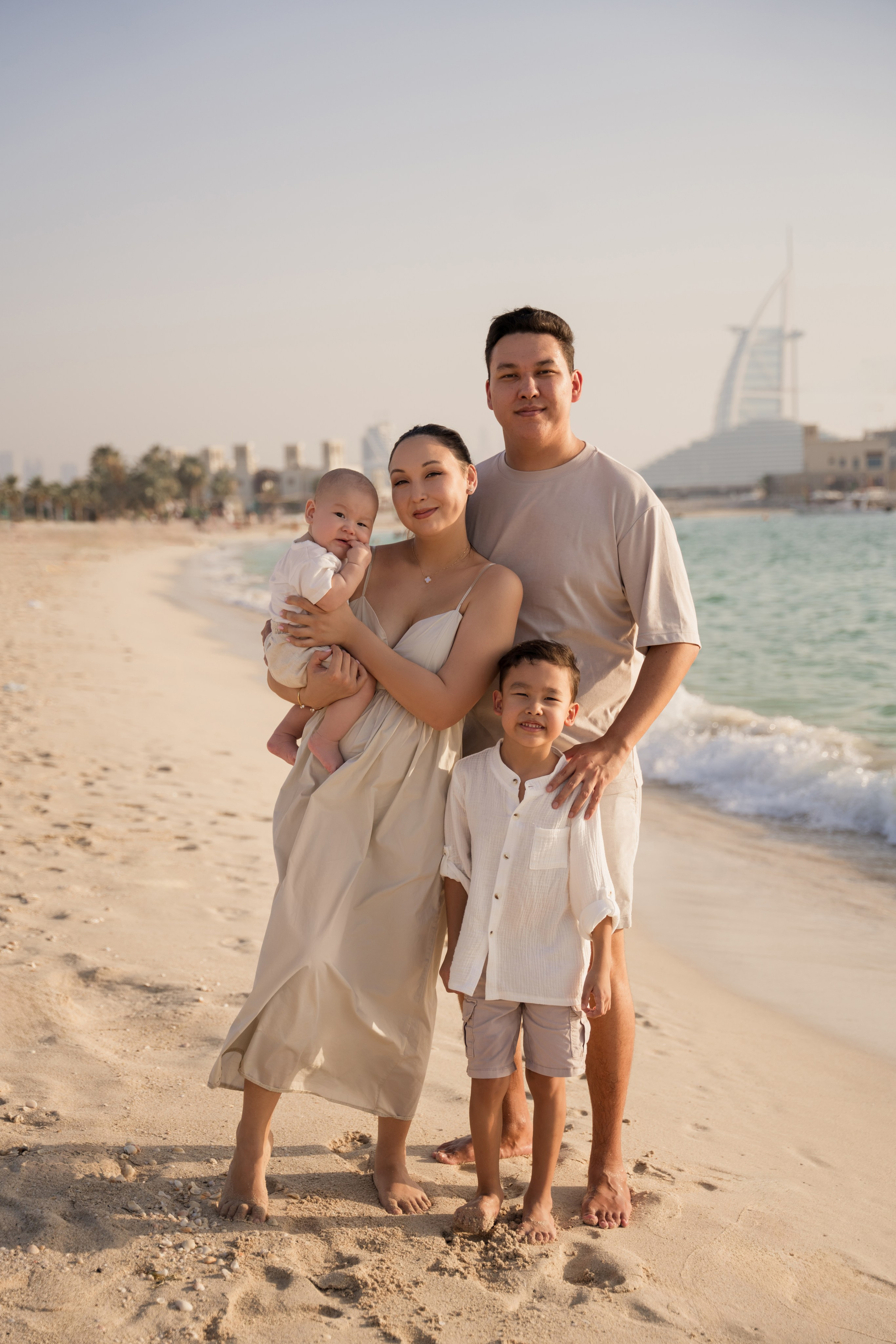 Waves and sun. Angela Iakovleva — Family Photographer in Dubai