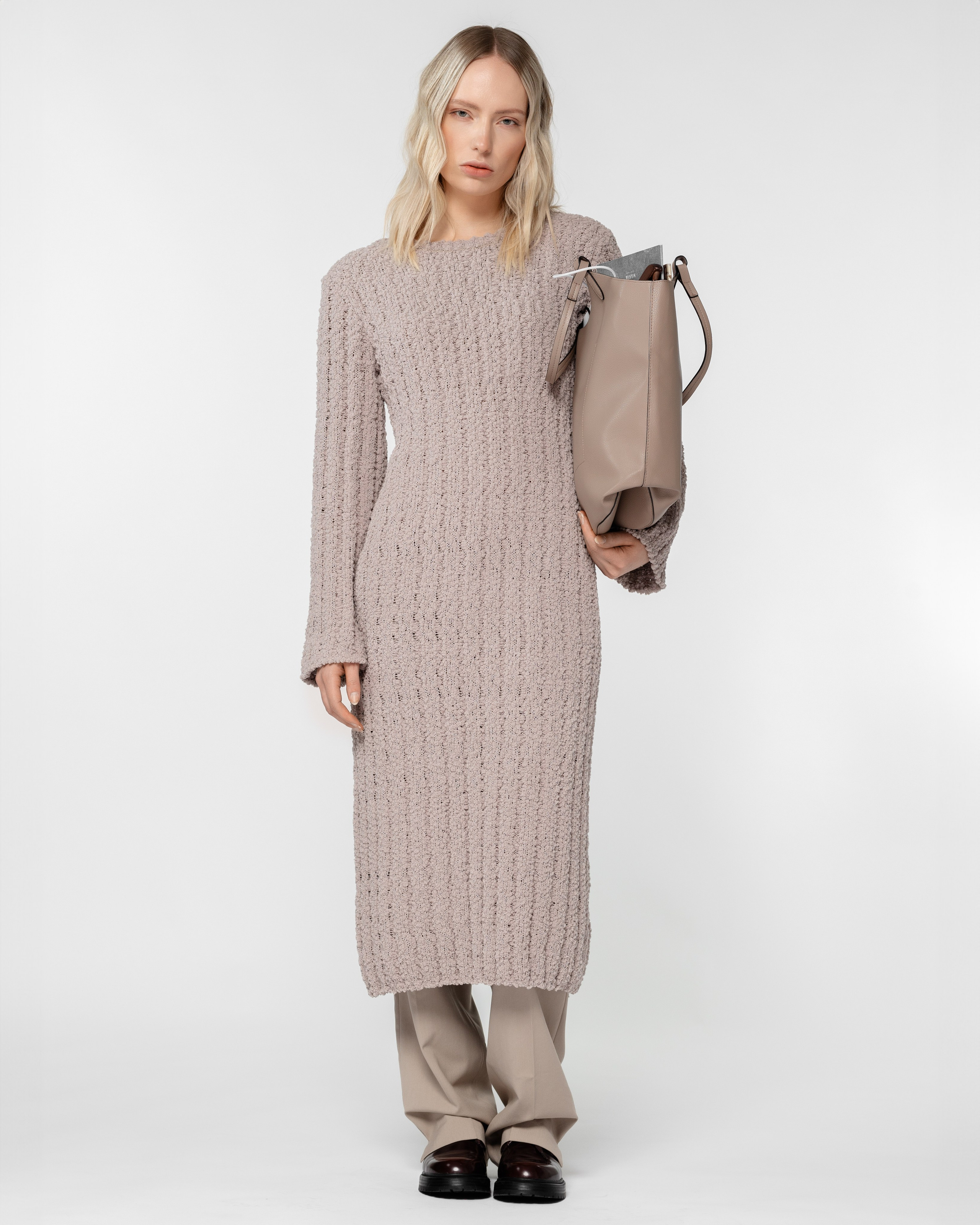 Lookbook Naomi. Valokuvaaja Lahti, Helsinki Elena Salonen