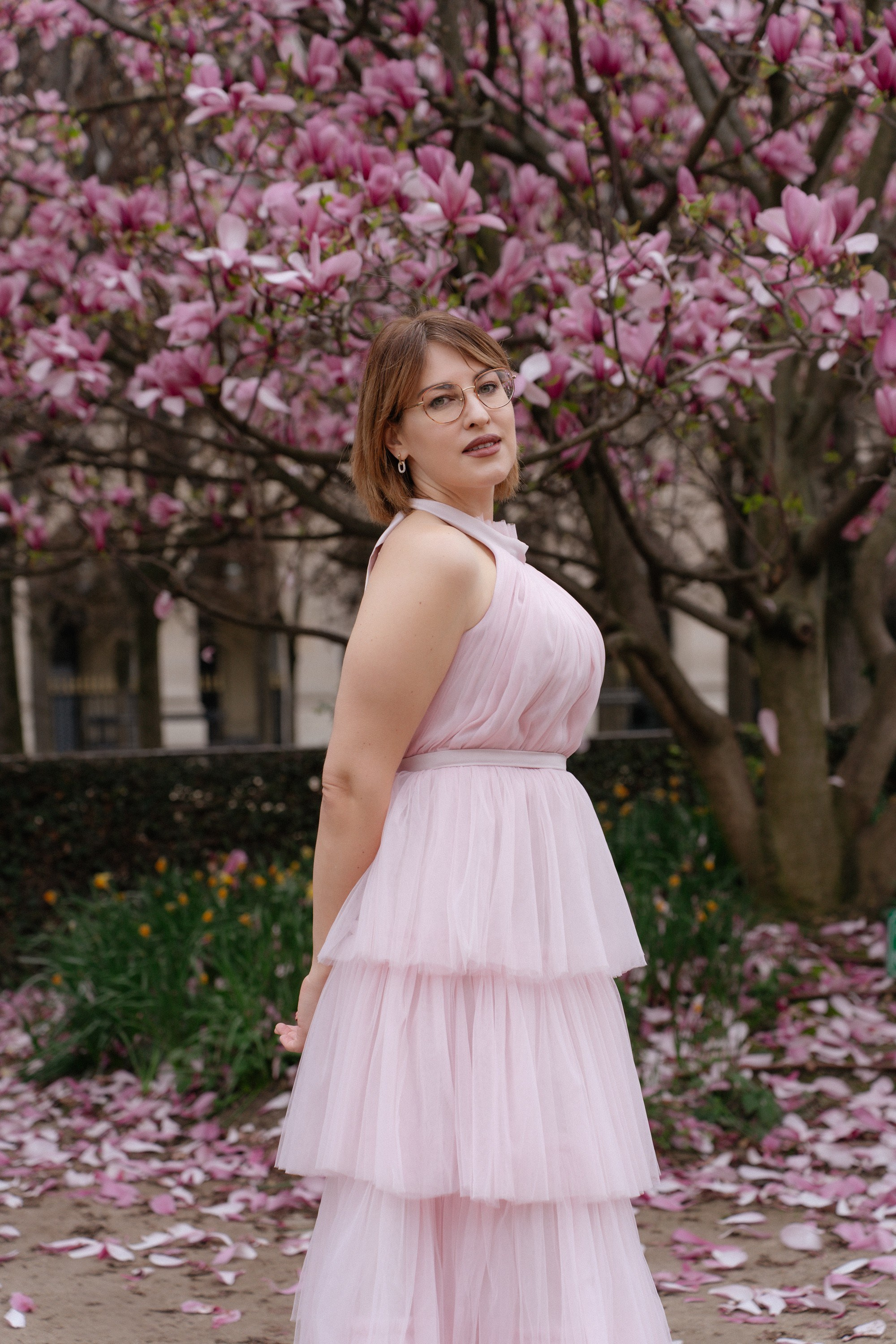 Solo Portrait Session: Magnolias. Paris Photographer & Videographer