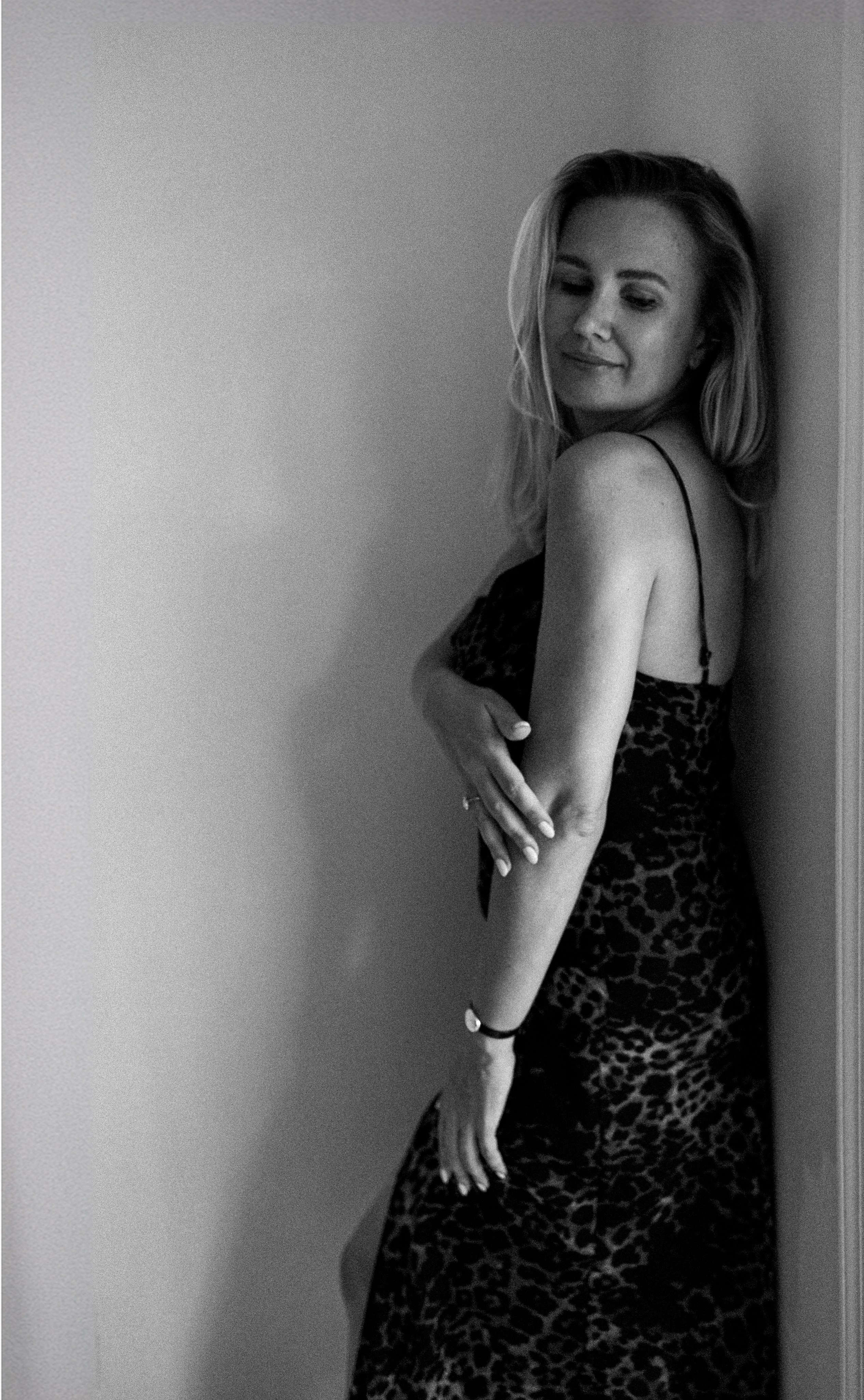 O. Rawnoir- Portrait photography by Daria Paliy.Timeless black&white portraits of women in NYC area