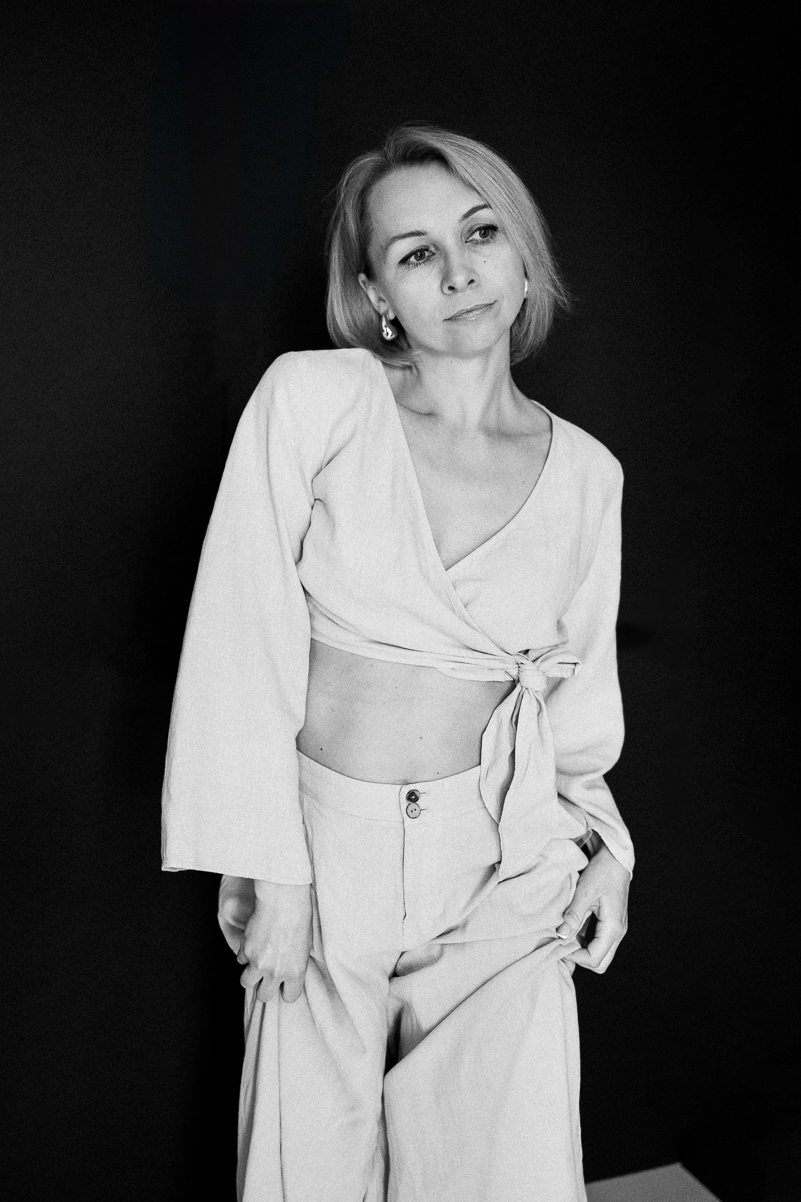 N. Rawnoir- Portrait photography by Daria Paliy.Timeless black&white portraits of women in NYC area