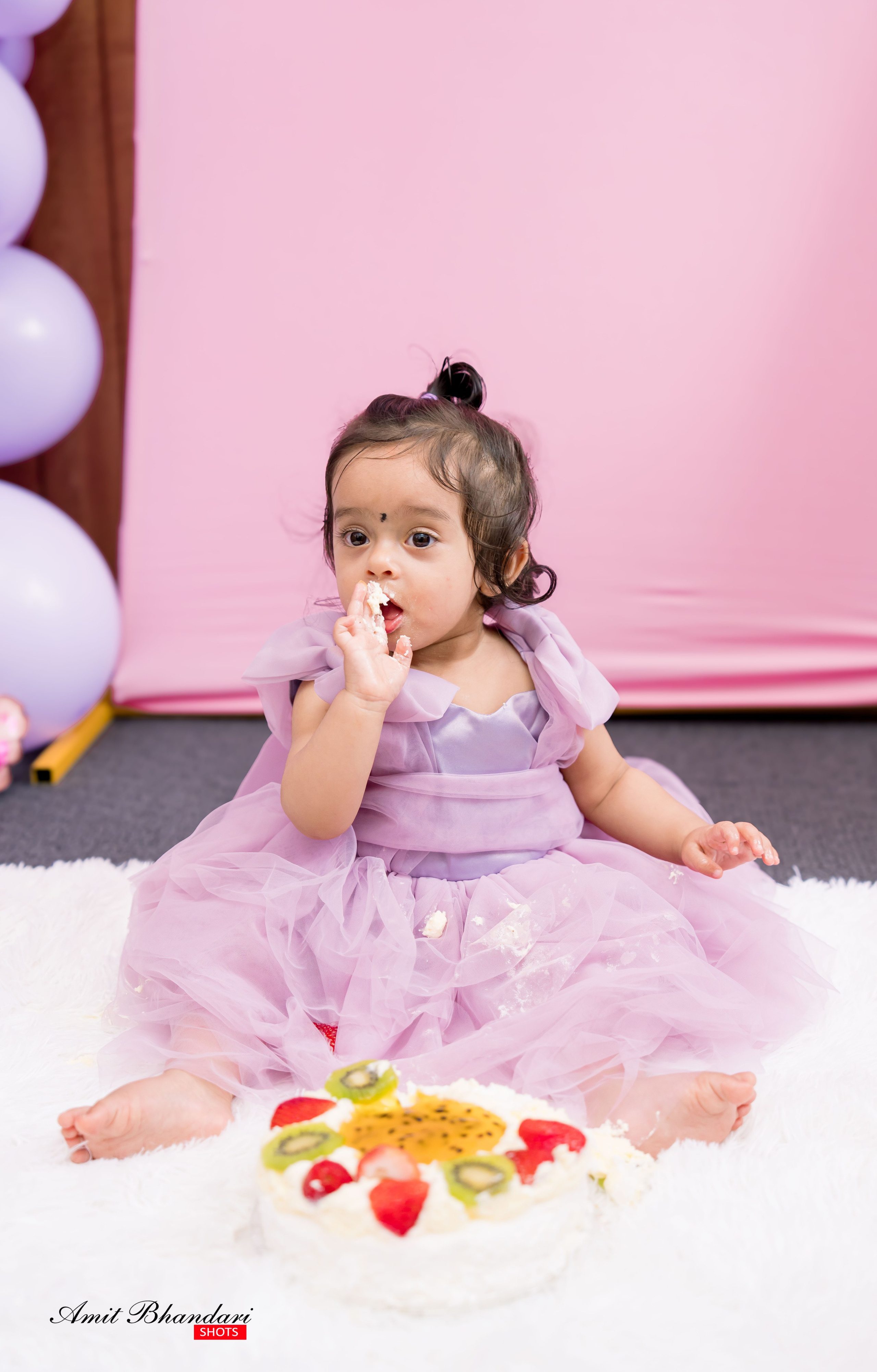 Yuhana’s Cake Smash Session. Freelance Photographer in Newcastle & Central Coast