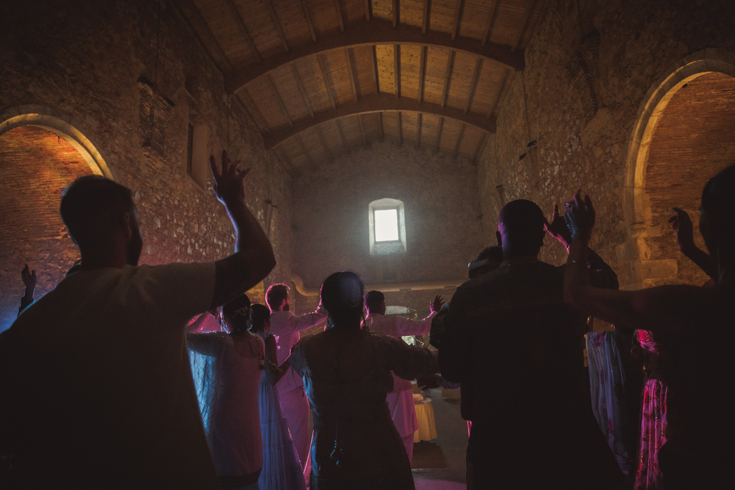 Patrik & Naomi. Monestir Sant Salvi. Paola wedding photographer / videographer in Barcelona