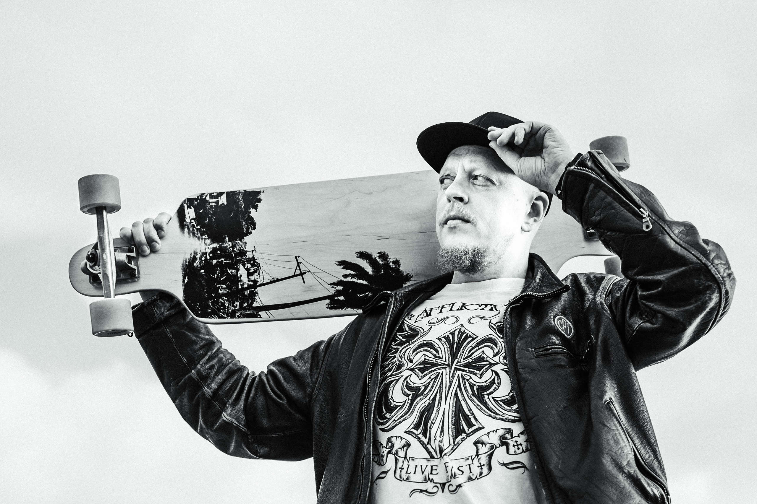 Miehen valokuvaus miljöössä. Valokuvaaja Lahti, Helsinki Elena Salonen