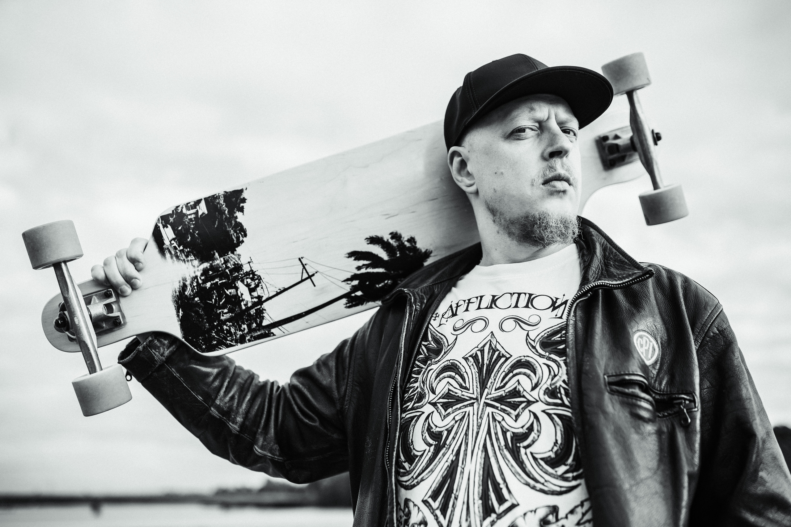 Miehen valokuvaus miljöössä. Valokuvaaja Lahti, Helsinki Elena Salonen